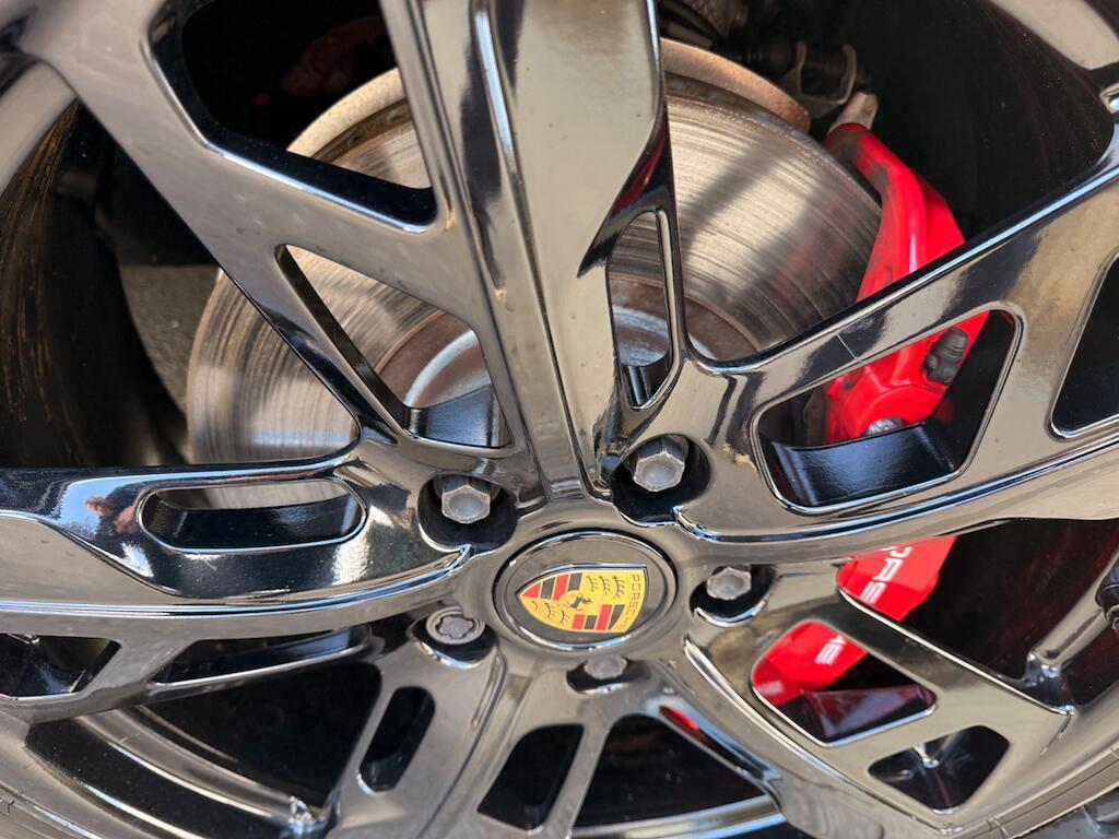 Porsche Taycan - Image 17