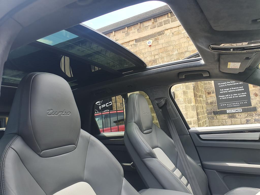 Porsche Cayenne - Image 36