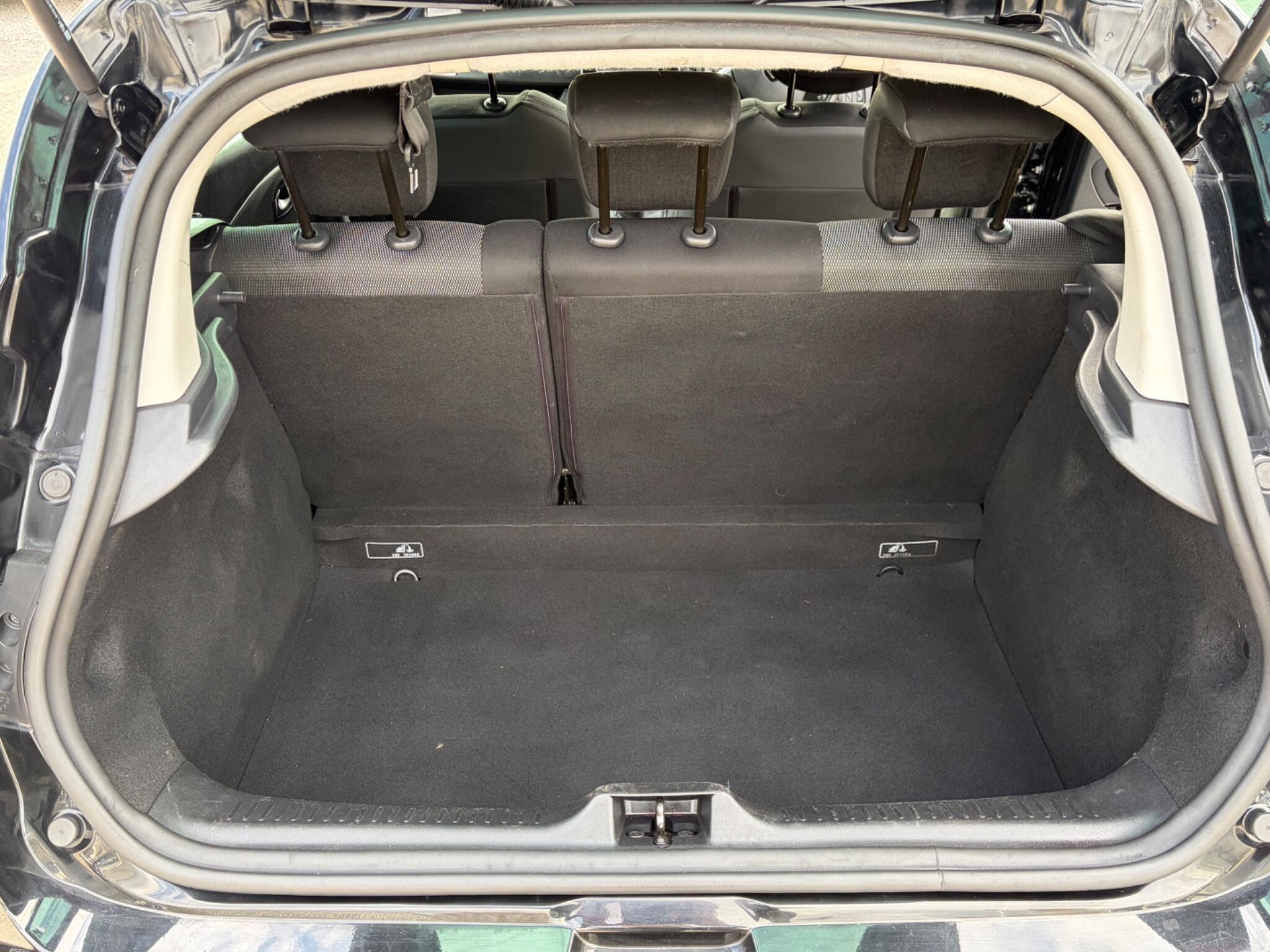 Renault Clio - Image 33