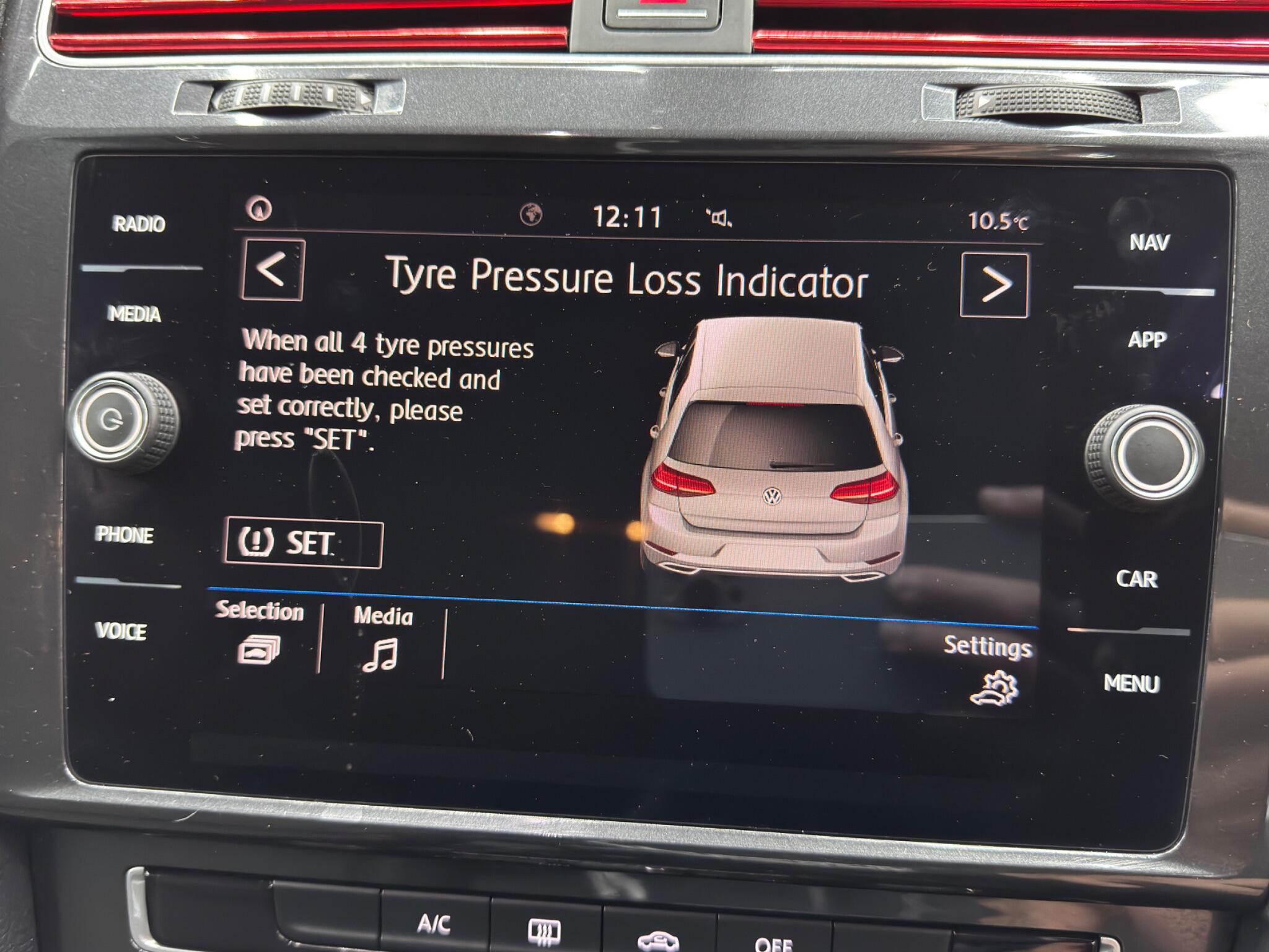 Volkswagen Golf - Image 32