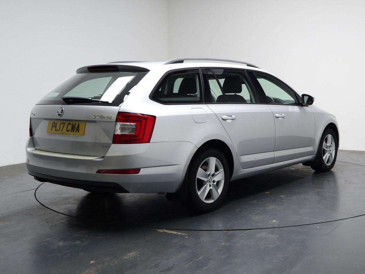 Skoda Octavia - Image 12