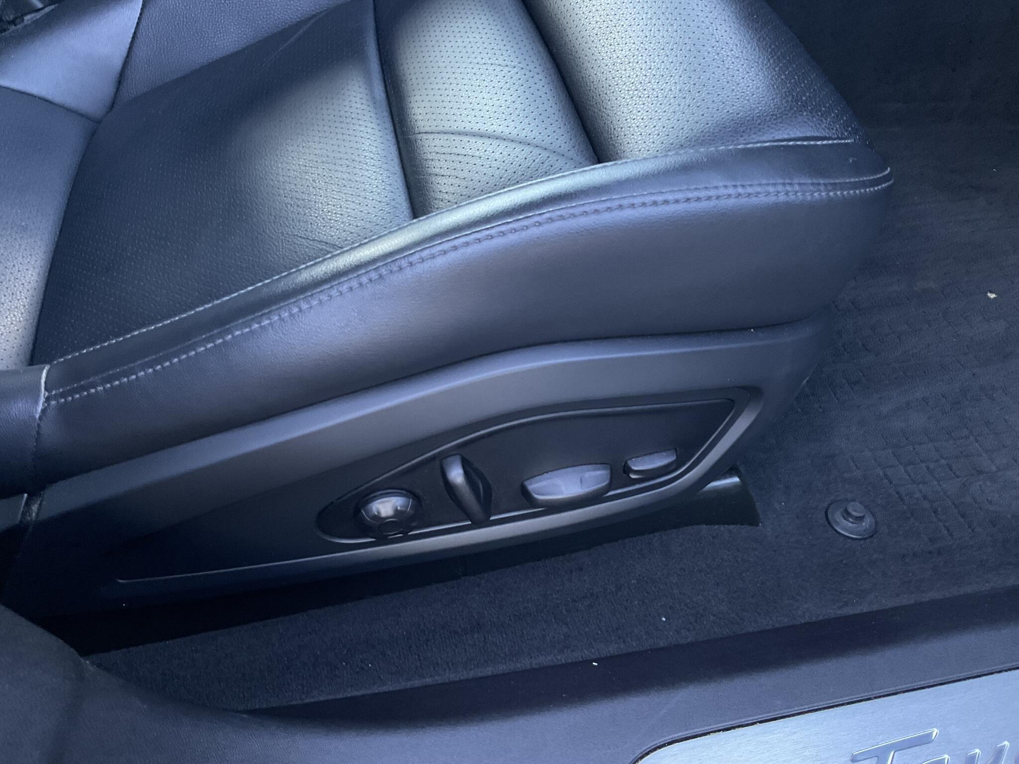 Porsche Taycan - Image 15