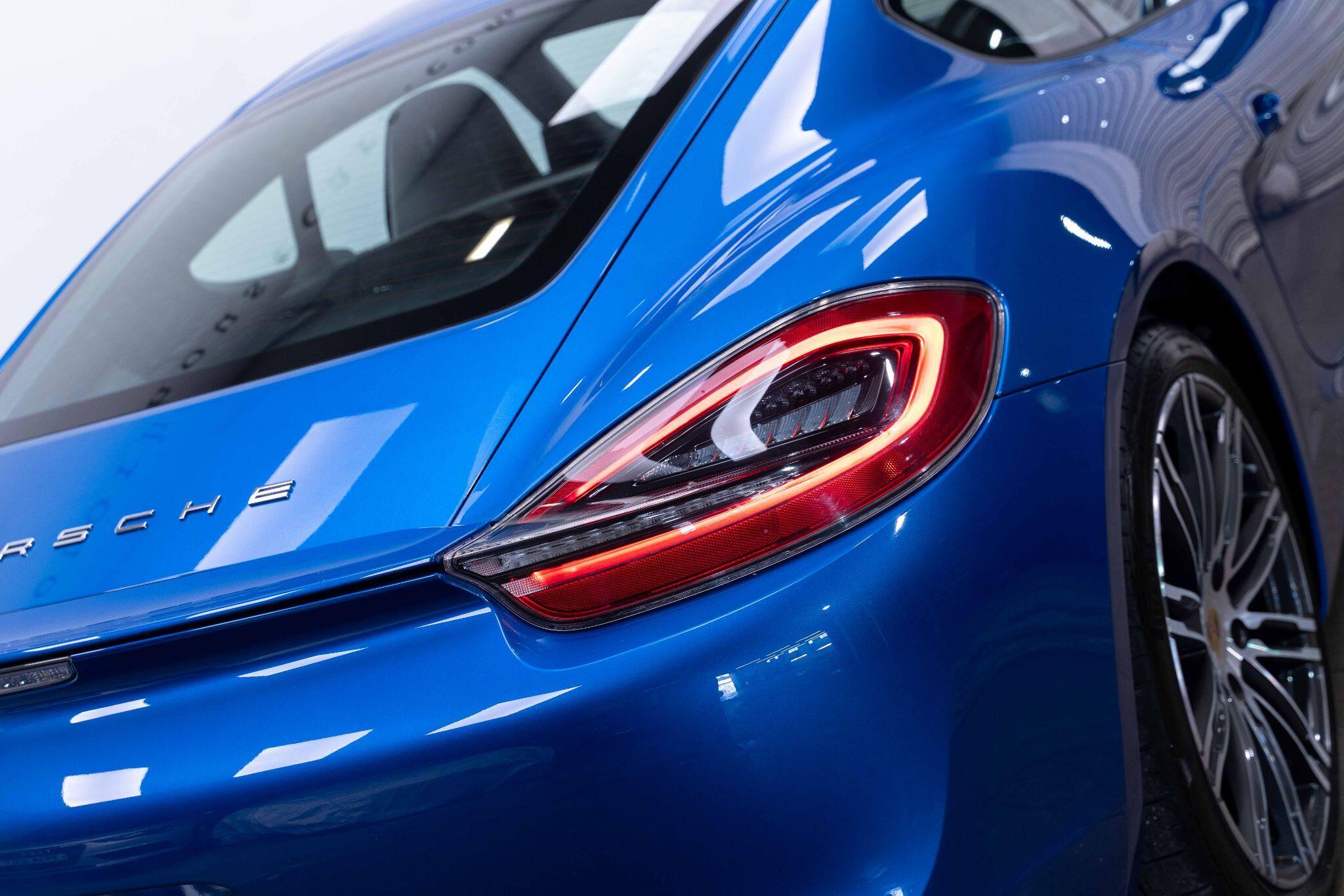Porsche Cayman - Image 31