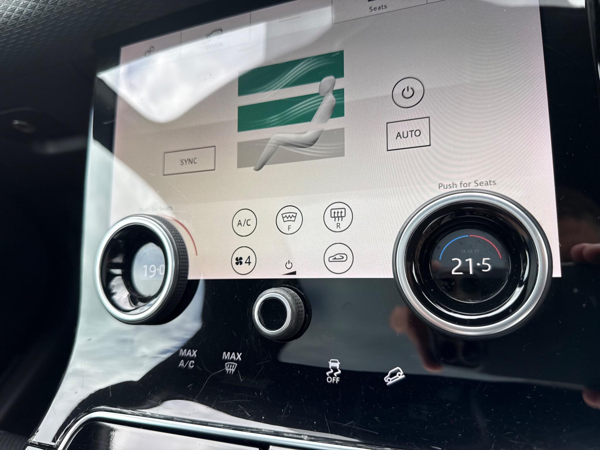 Land Rover Range Rover Velar - Image 53
