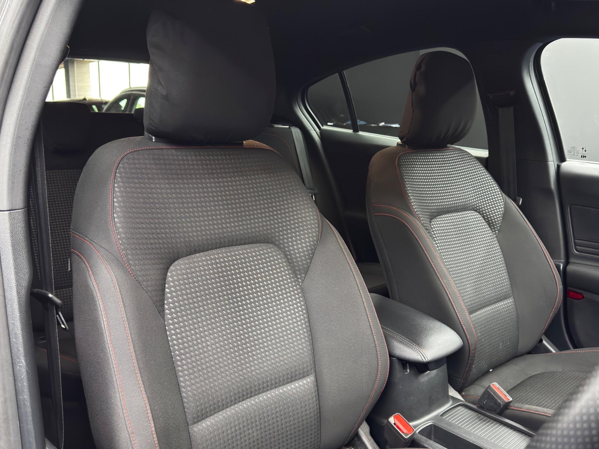 Ford Focus - Image 12
