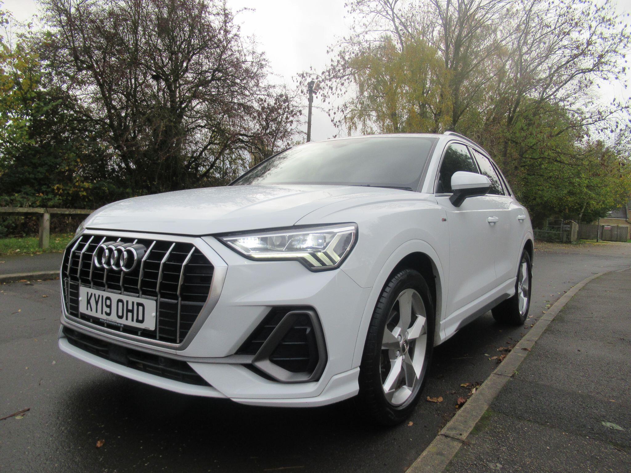 Audi Q3 - Image 10