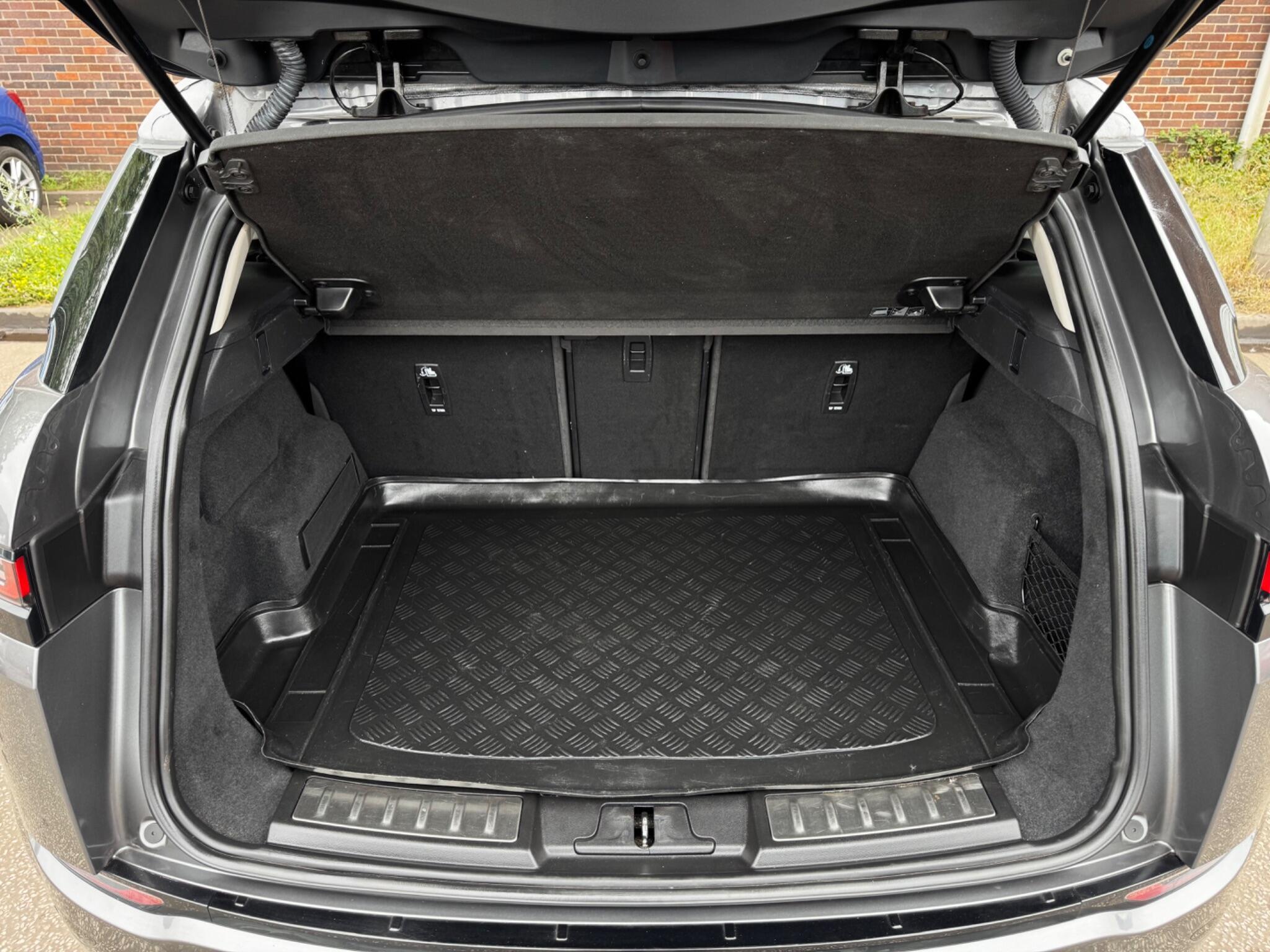 Land Rover Range Rover Evoque - Image 18