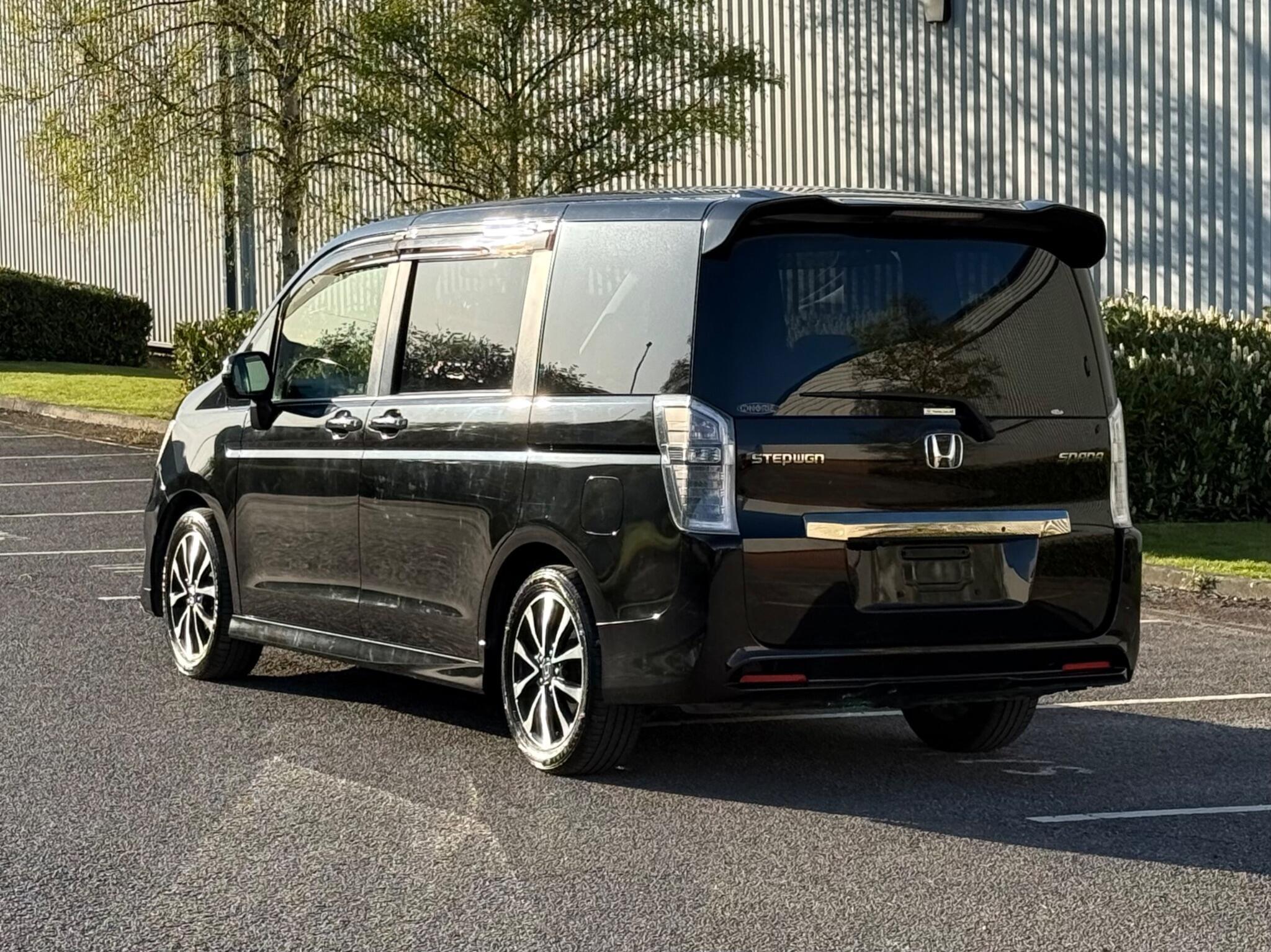 Honda Stepwagon - Image 15