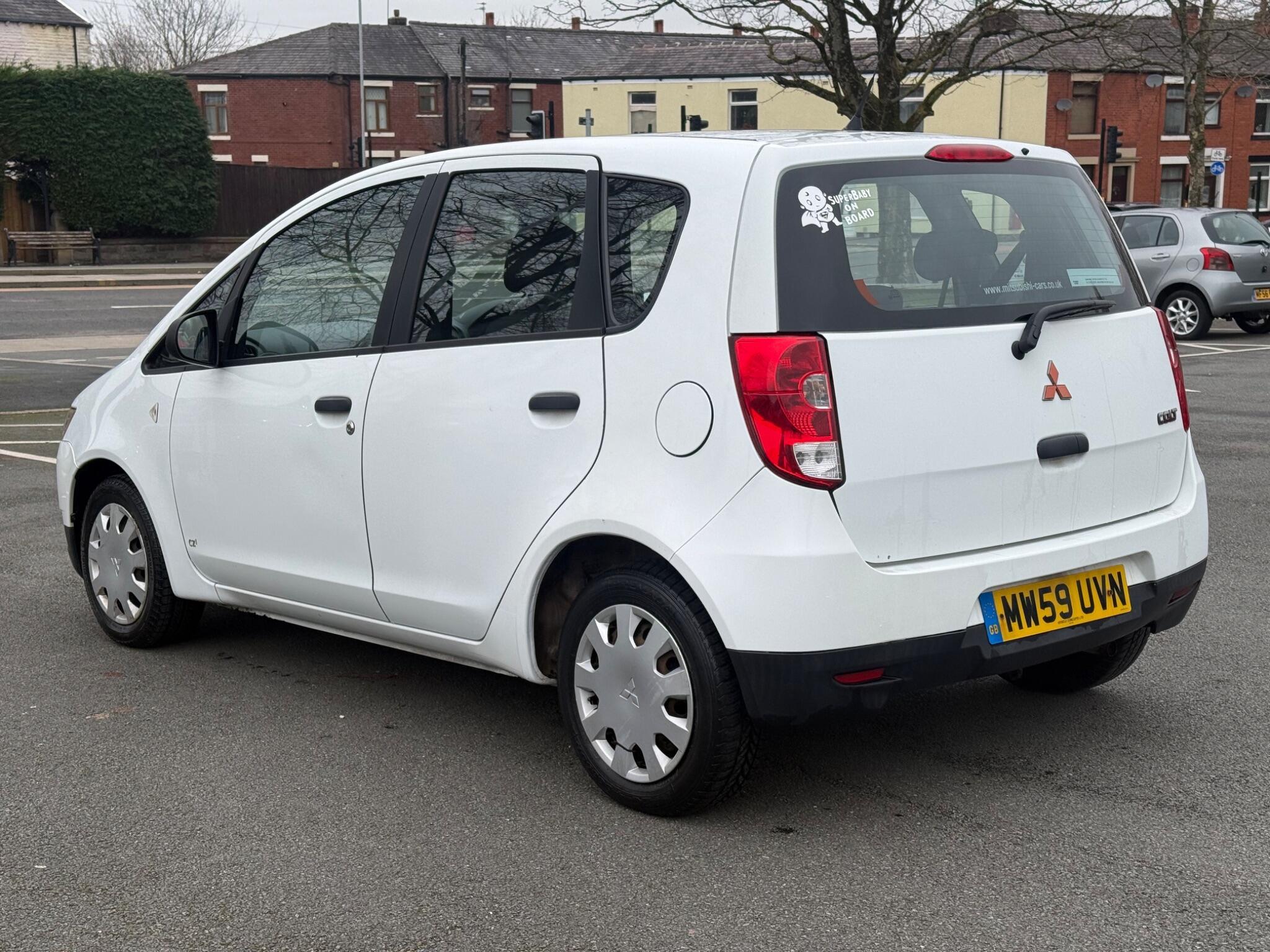 Mitsubishi Colt - Image 4