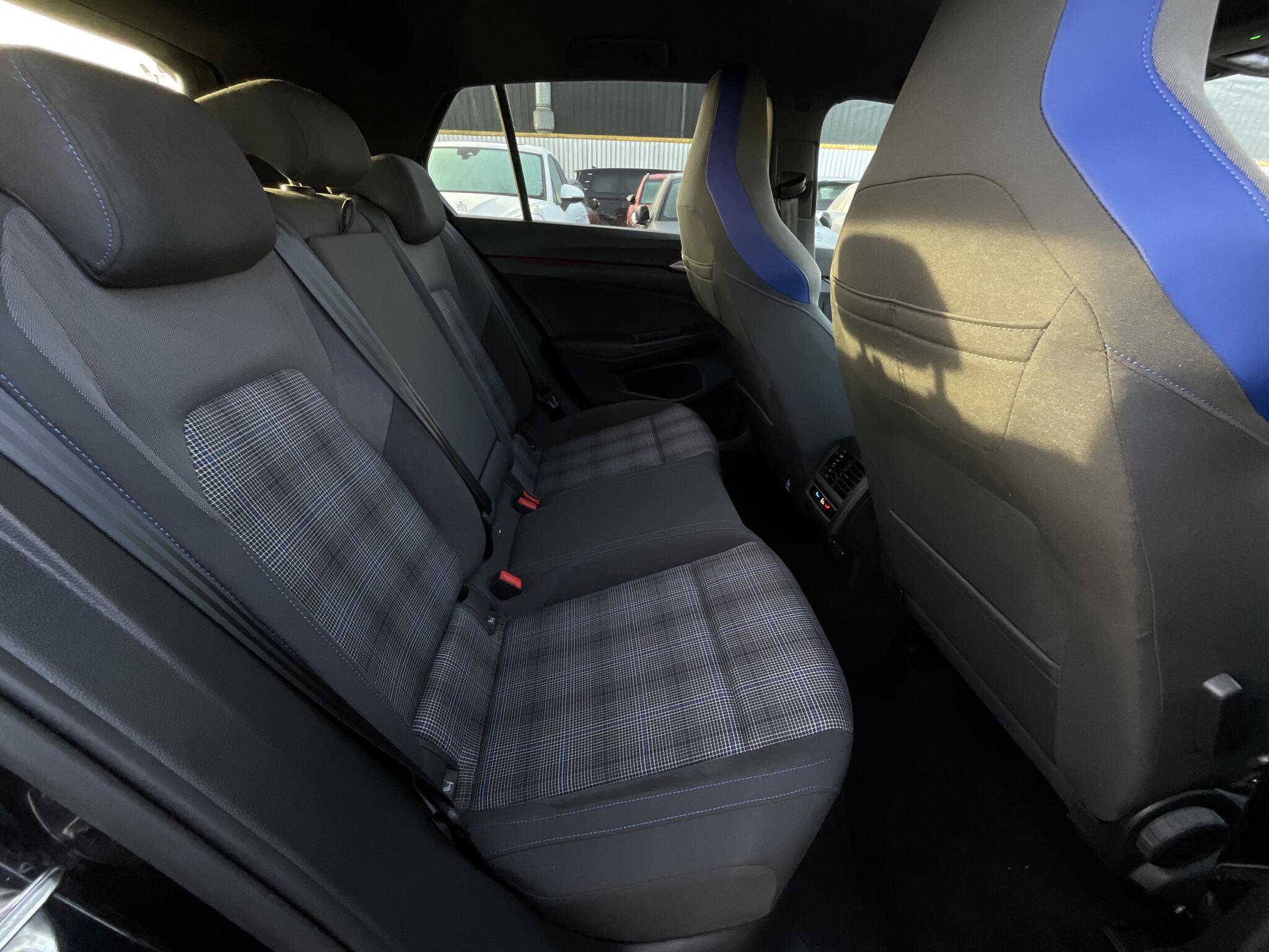 Volkswagen Golf - Image 12