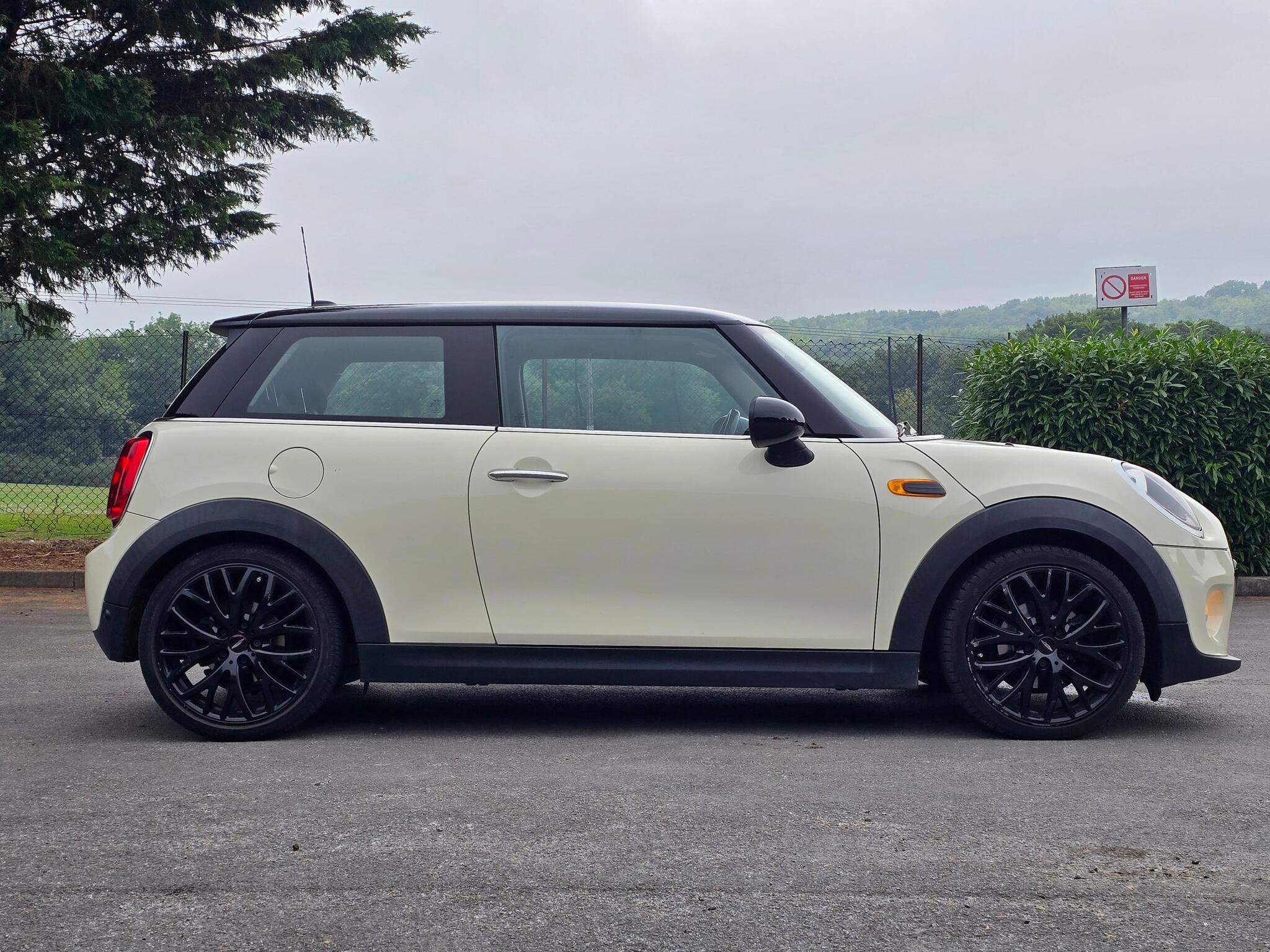MINI Hatch - Image 11