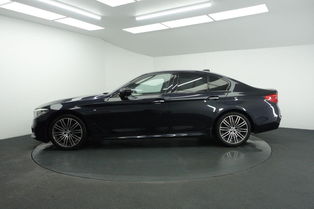 BMW 5 Series - Image 8
