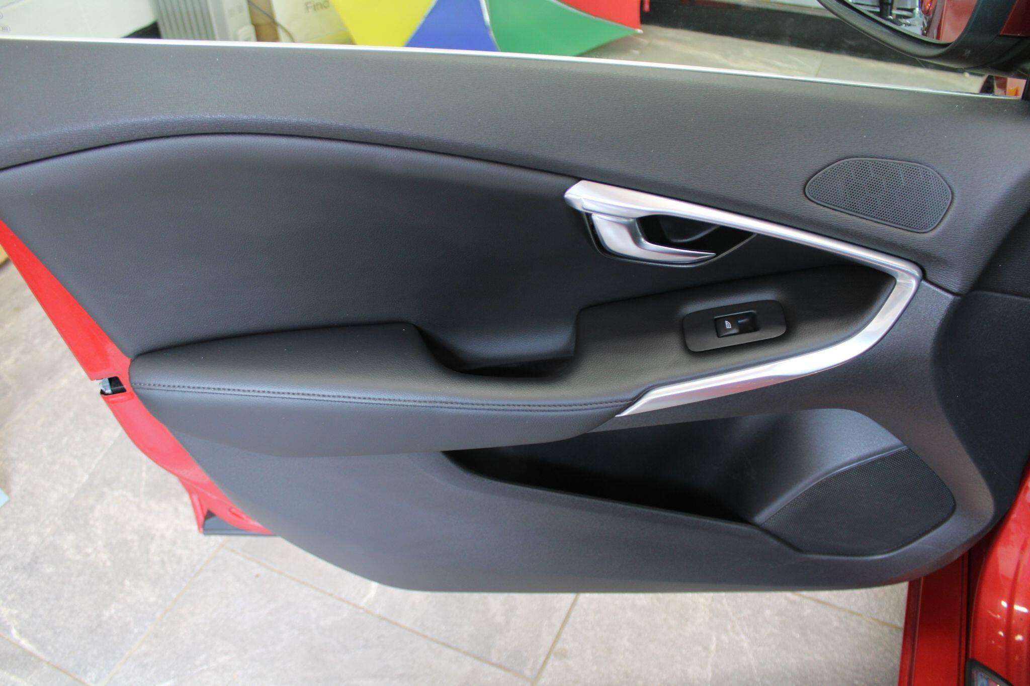 Volvo V40 - Image 37