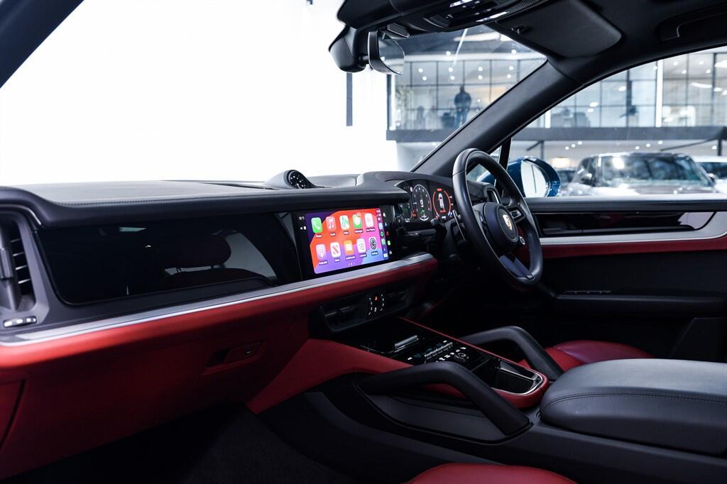 Porsche Cayenne - Image 14