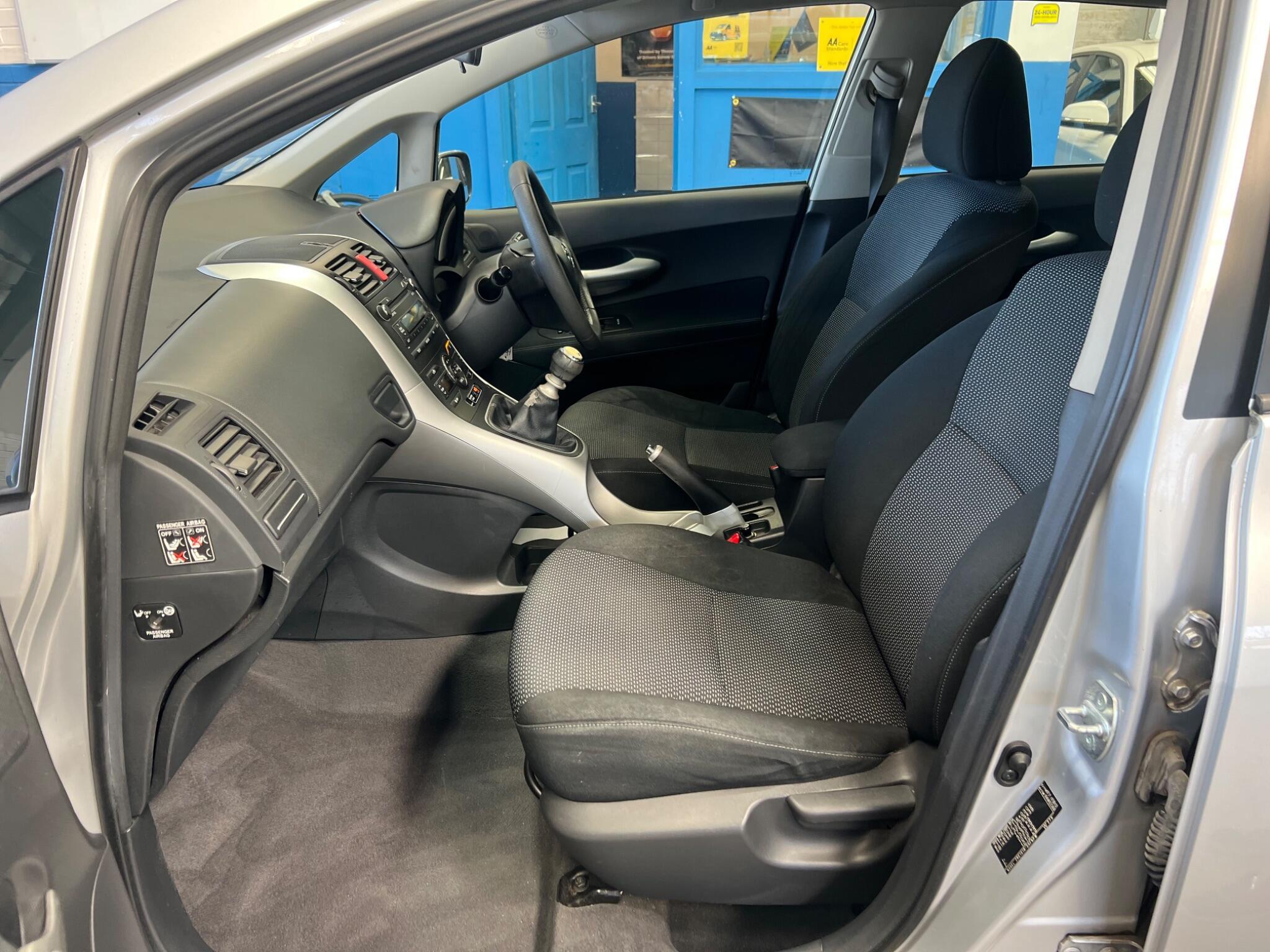 Toyota Auris - Image 27