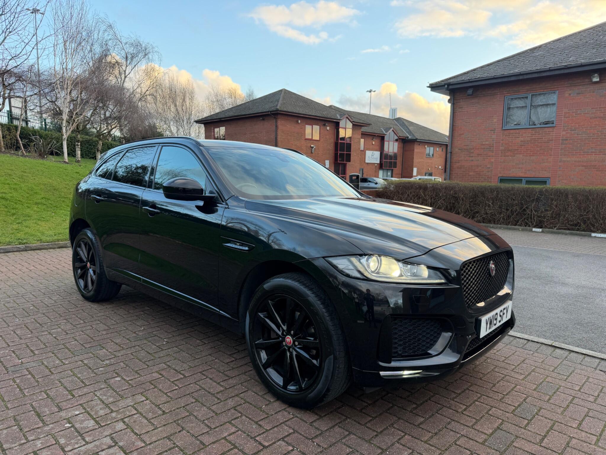 Jaguar F-Pace - Image 23