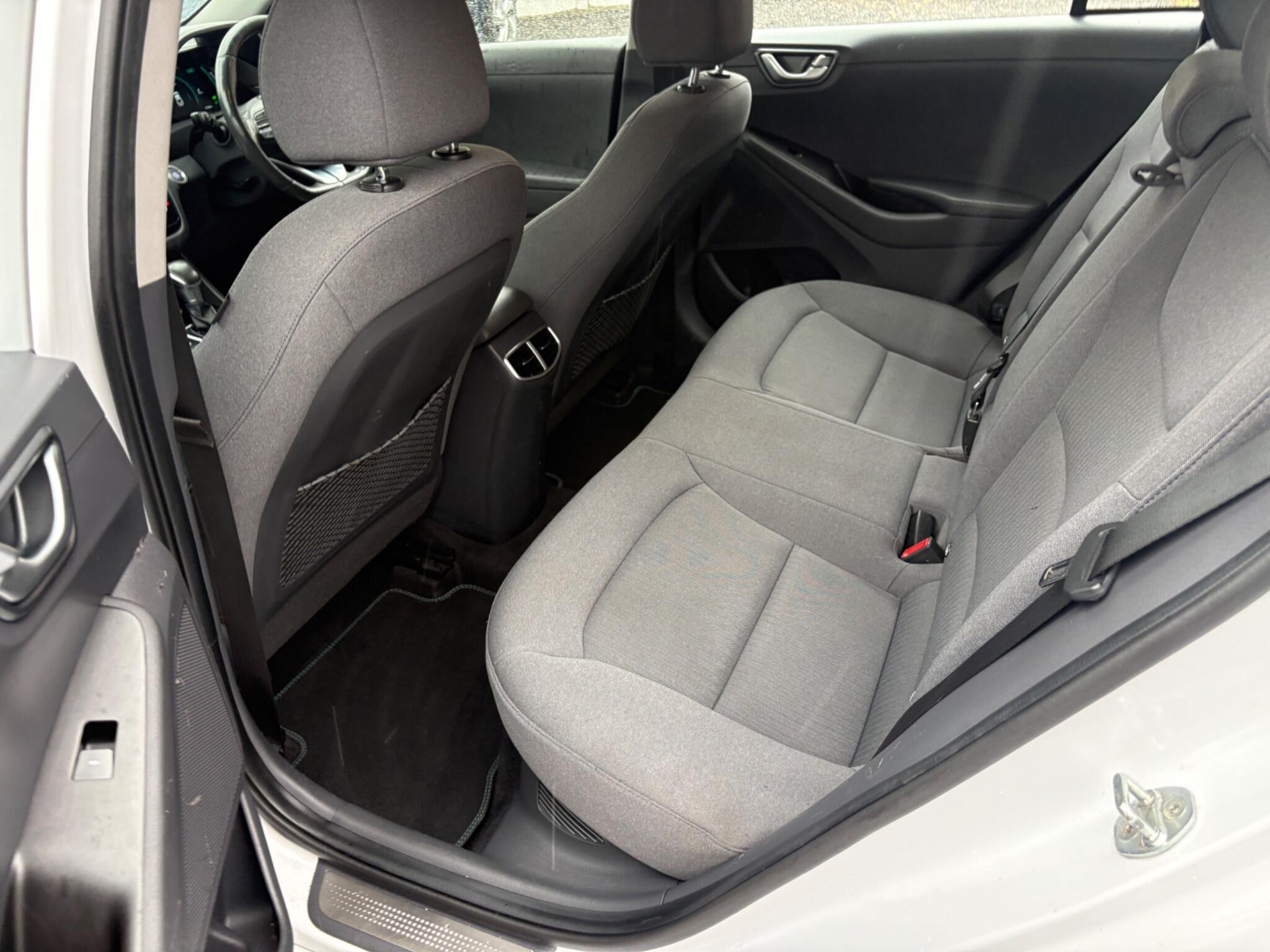 Hyundai Ioniq - Image 14