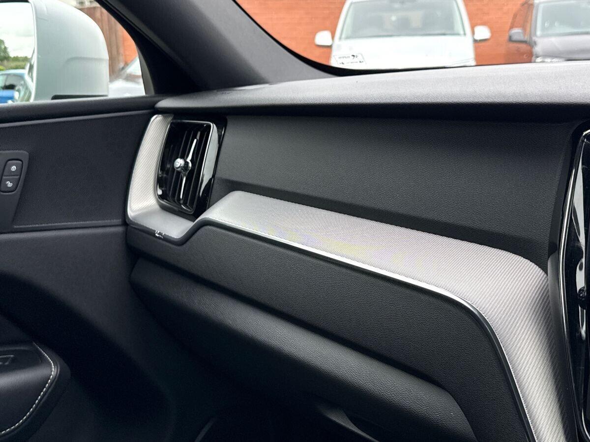 Volvo XC60 - Image 34
