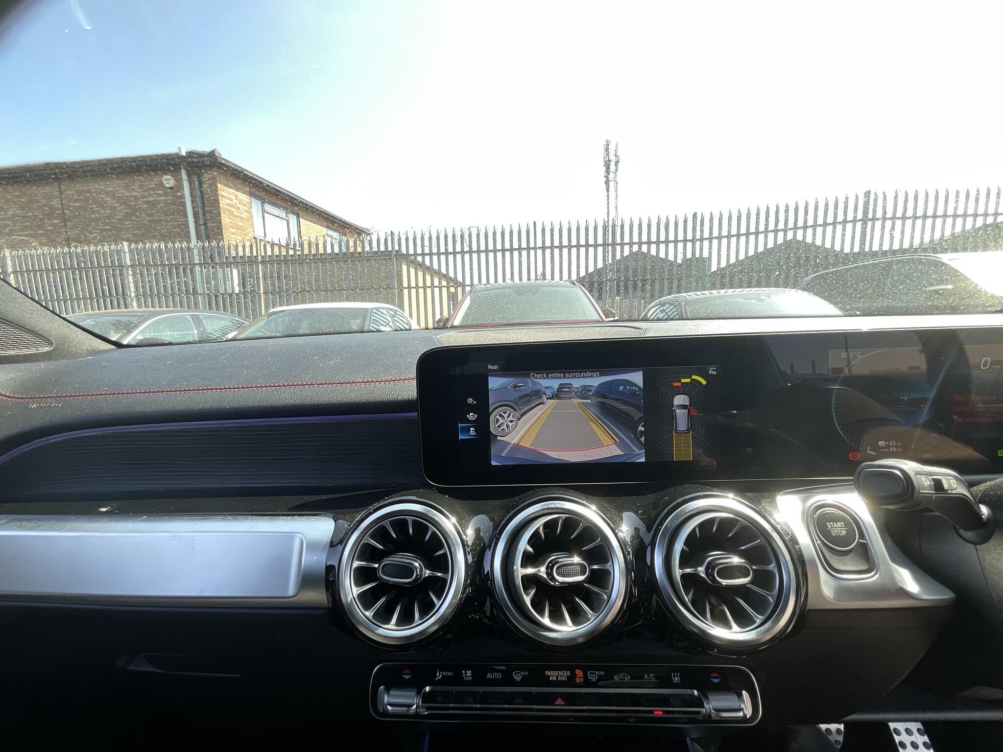 Mercedes Eqb - Image 12