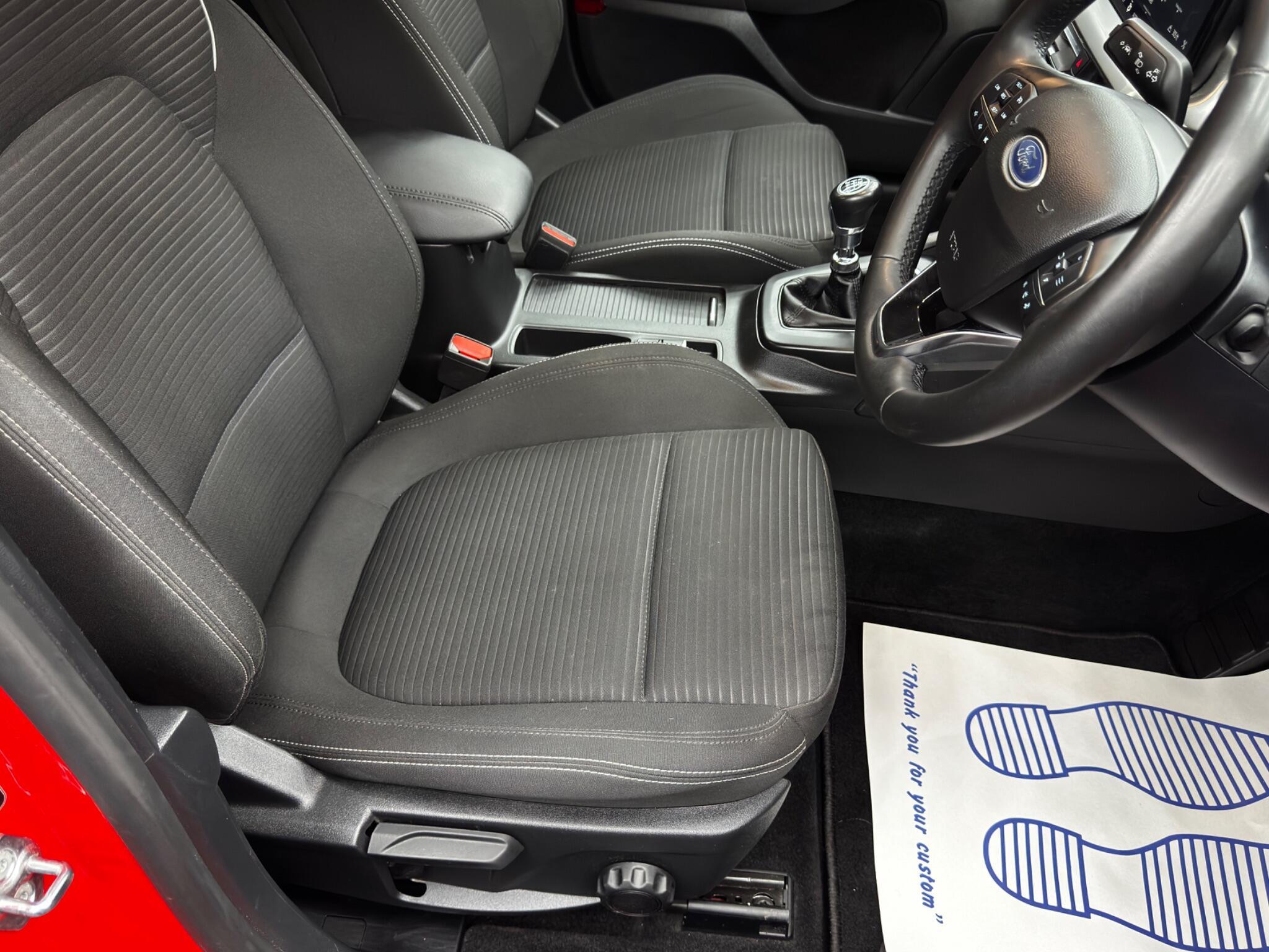 Ford Focus - Image 13