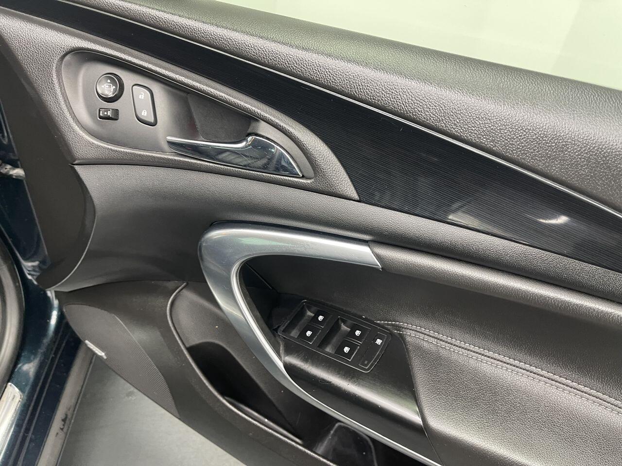 Vauxhall Insignia - Image 17