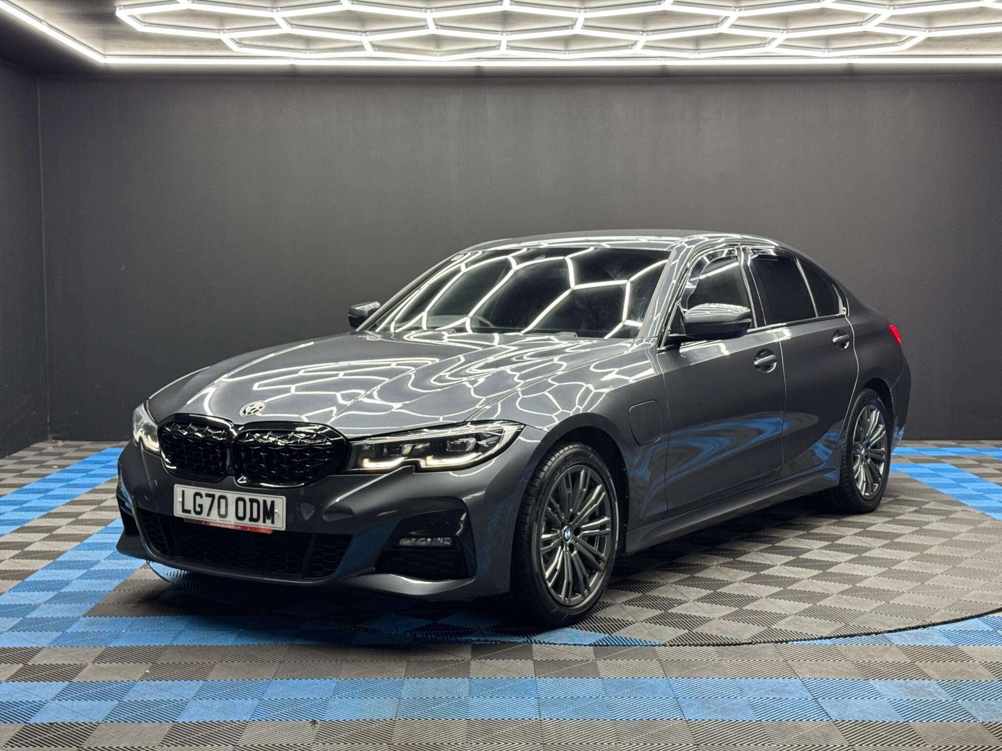 BMW 3 Series - Image 3