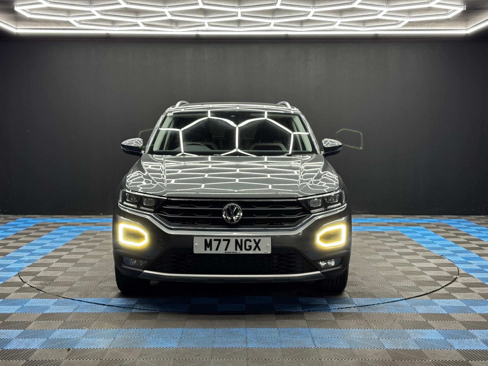 Volkswagen T-Roc - Image 2