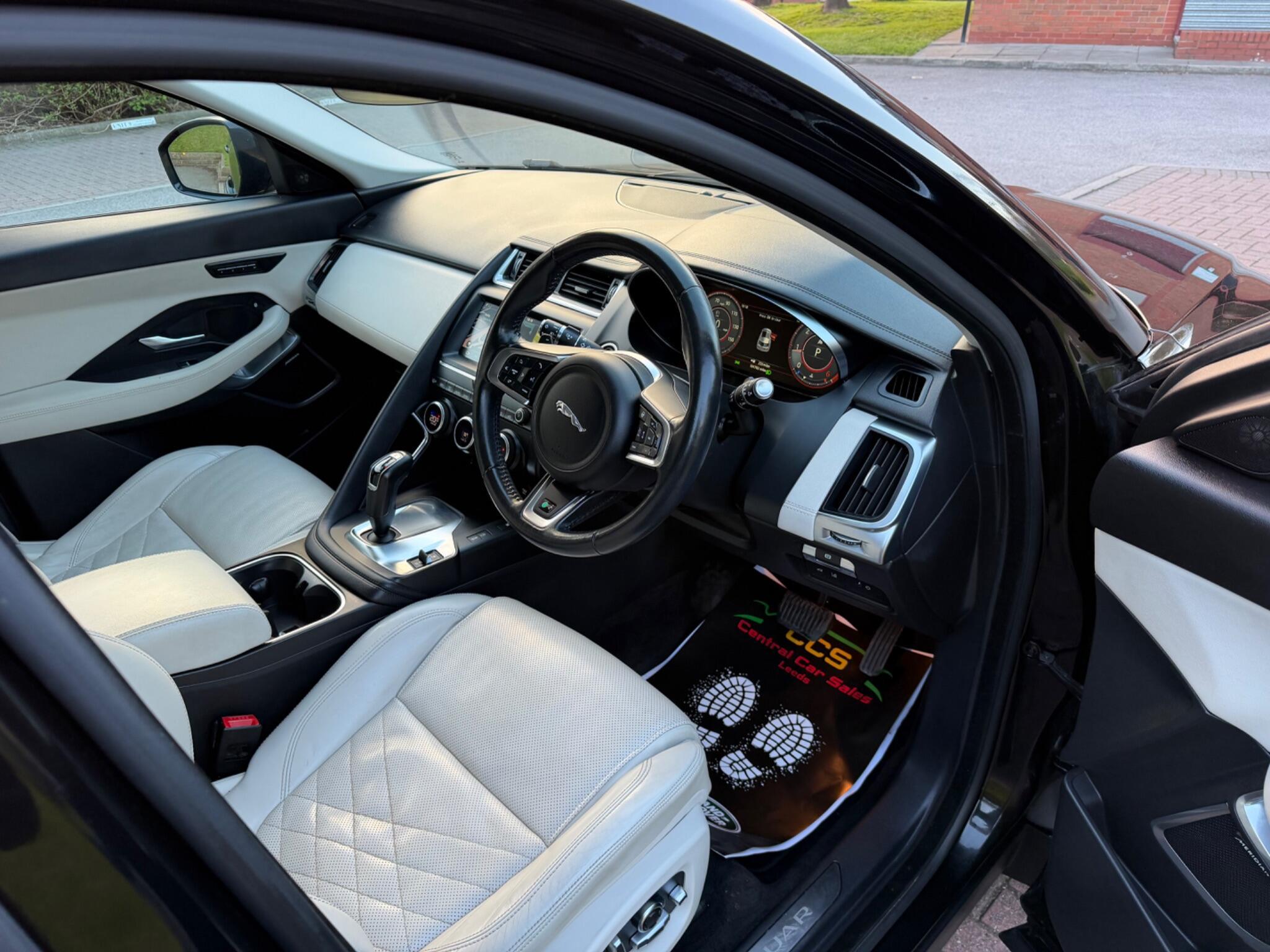 Jaguar E-Pace - Image 28