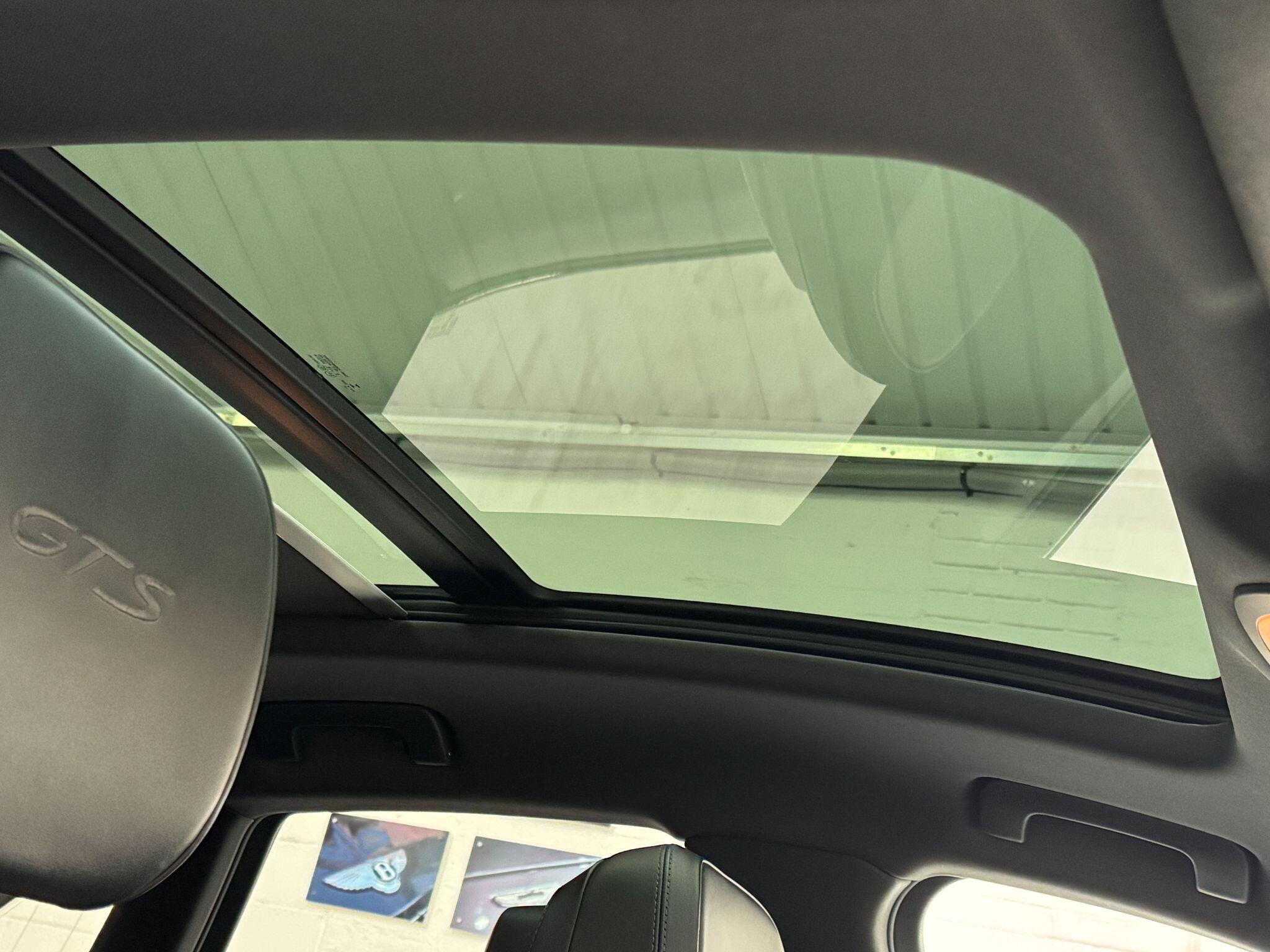 Porsche Macan - Image 17