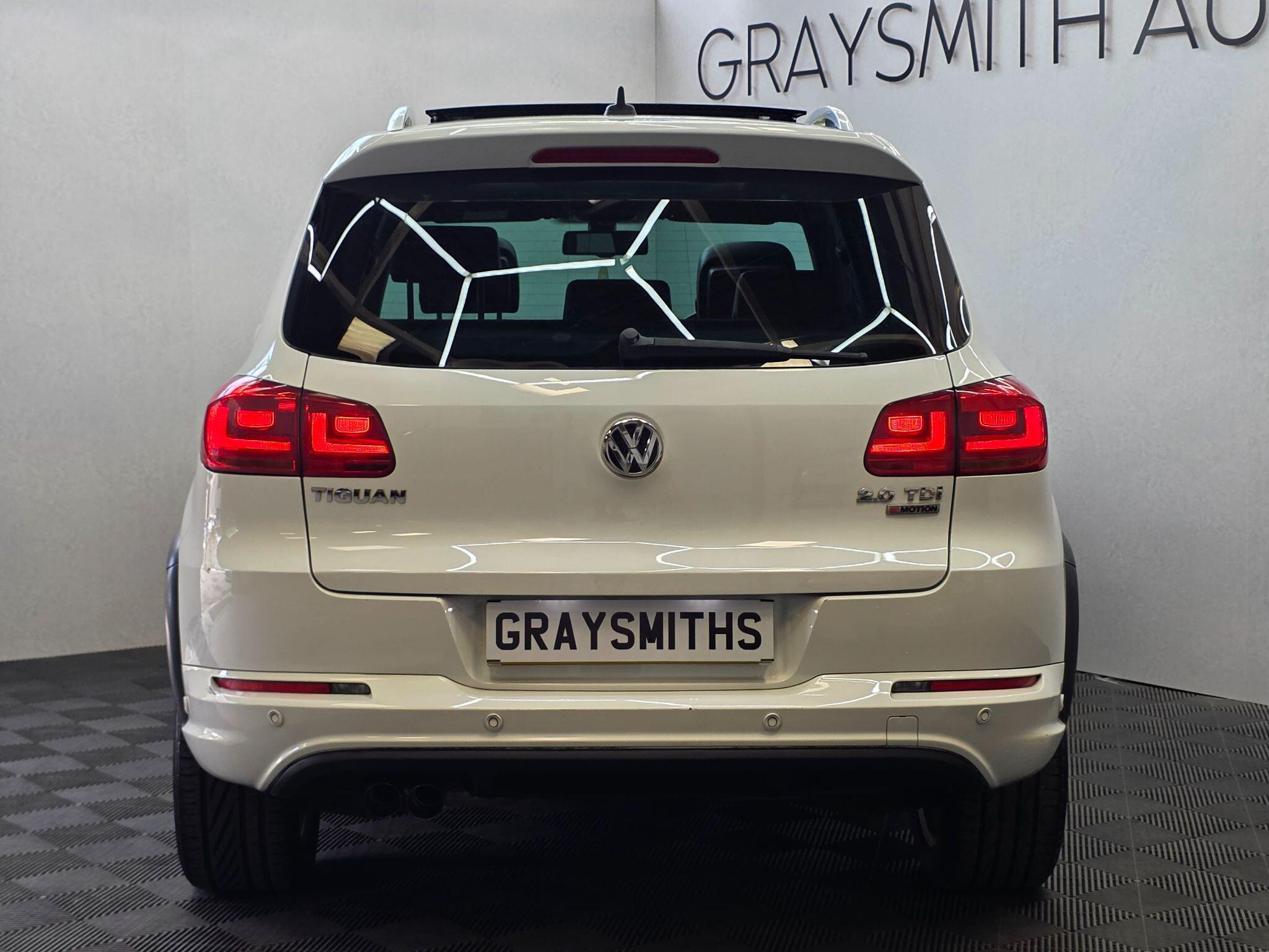 Volkswagen Tiguan - Image 8