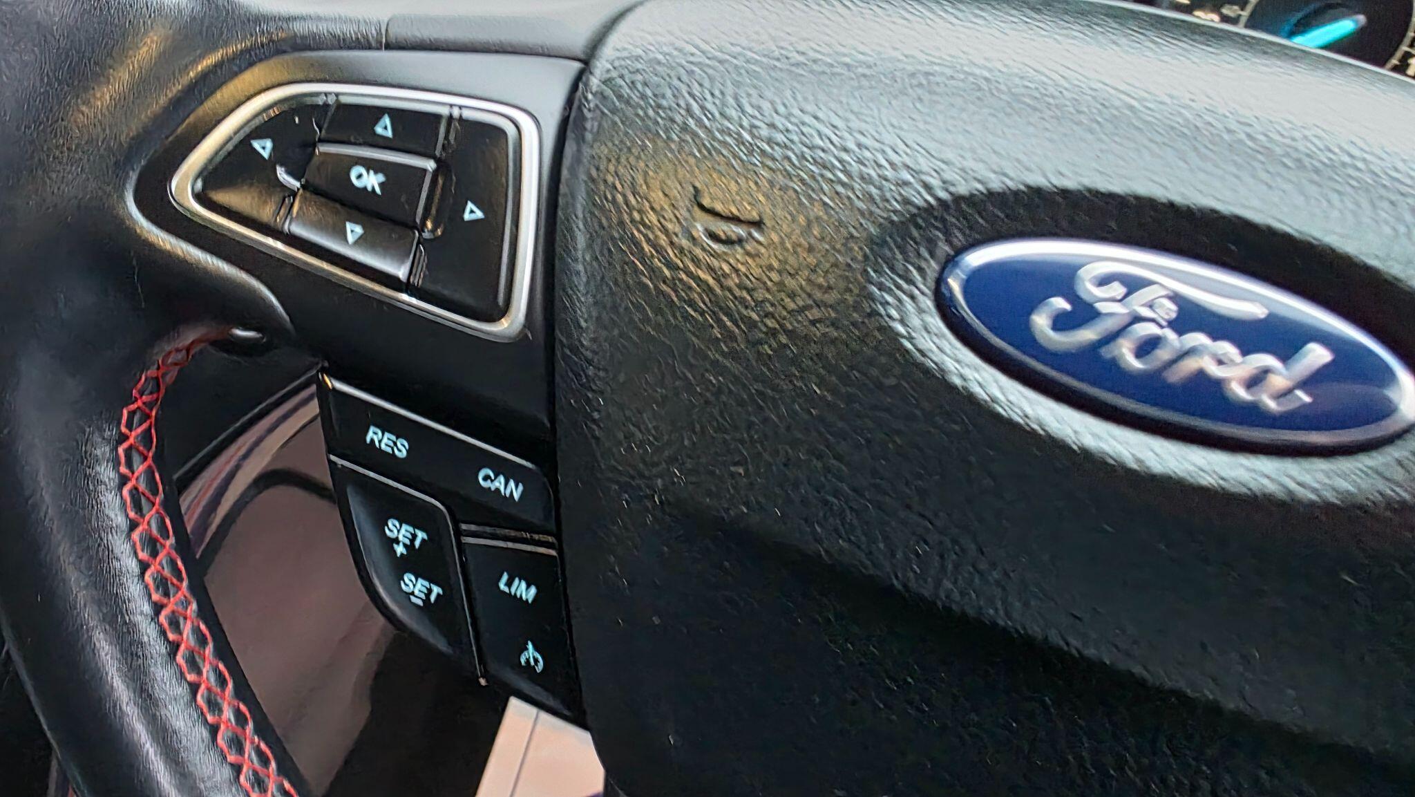 Ford Kuga - Image 24