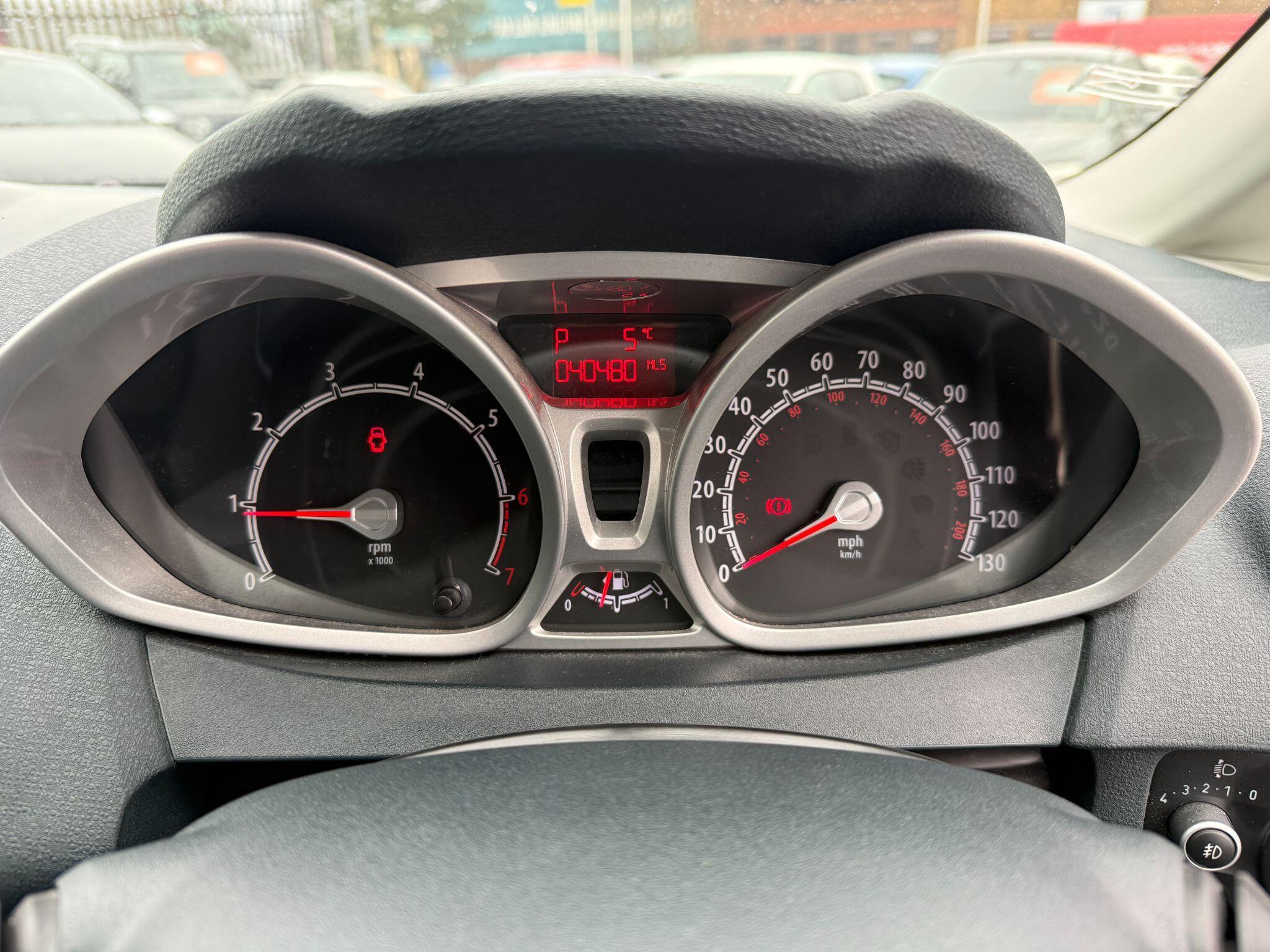 Ford Fiesta - Image 46