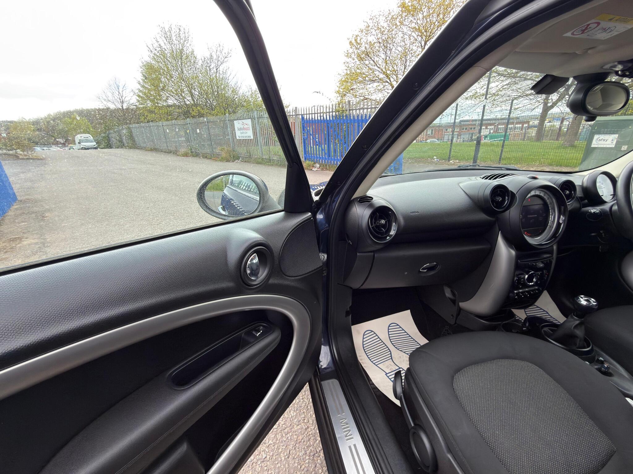 MINI Countryman - Image 17