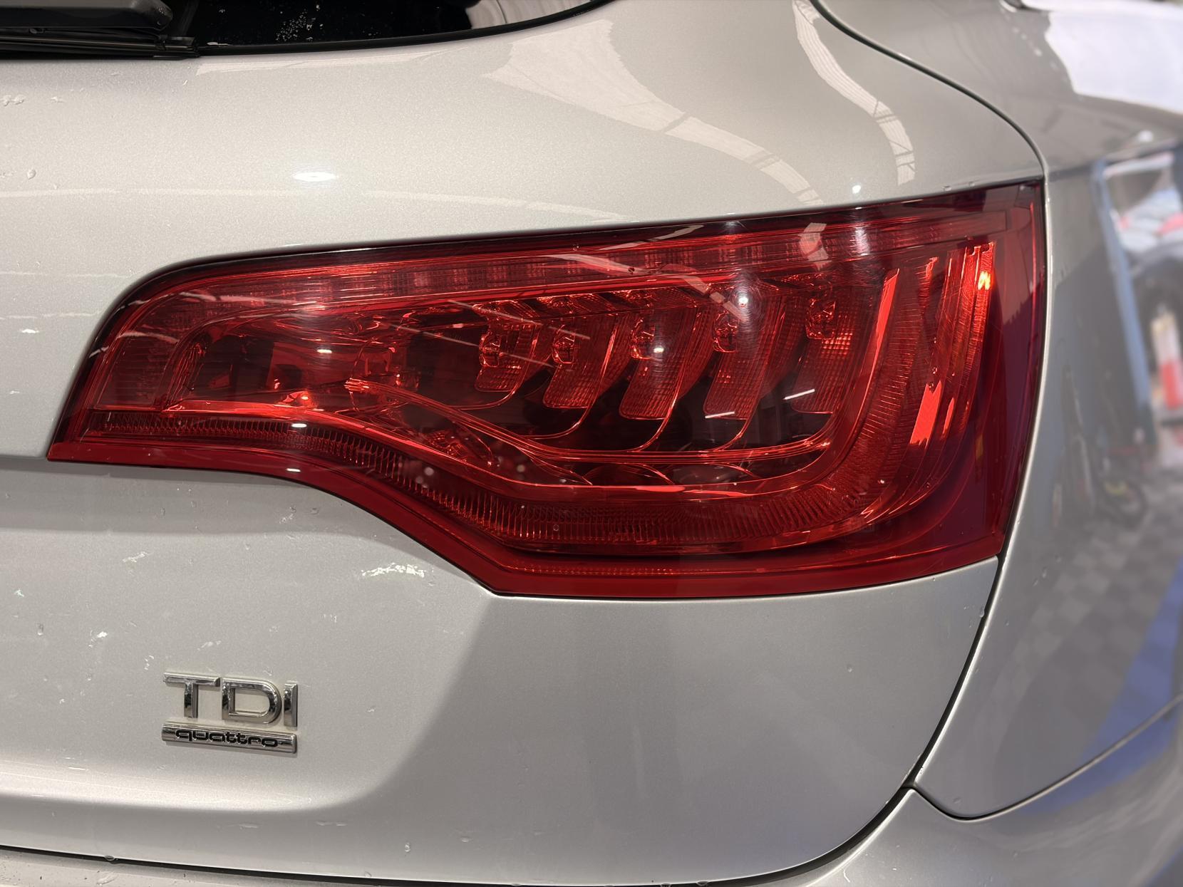 Audi Q7 - Image 11