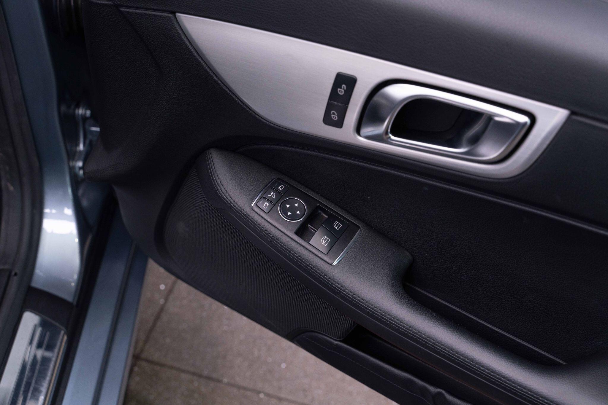 Mercedes SLK - Image 25
