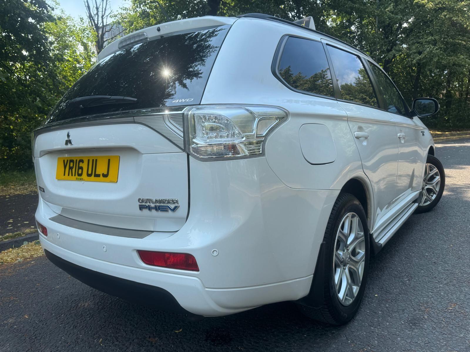 Mitsubishi Outlander - Image 11