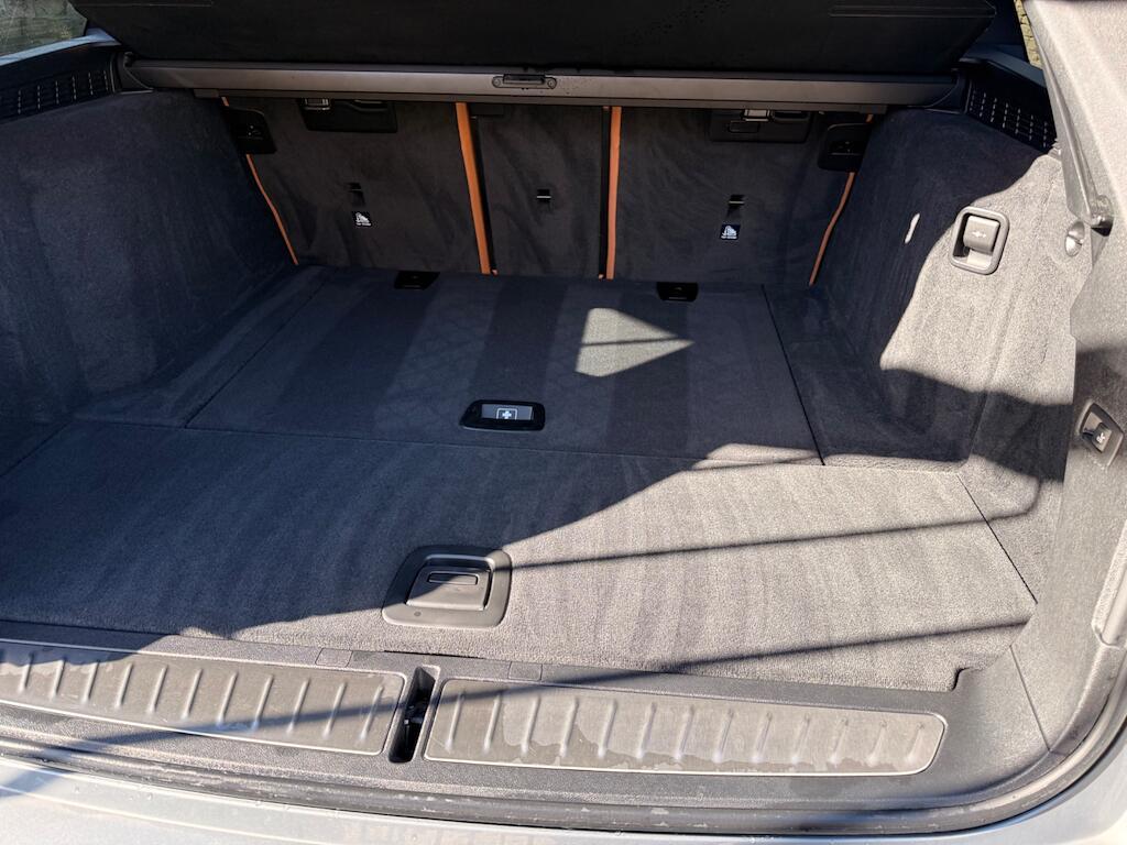 BMW 5 Series - Image 29