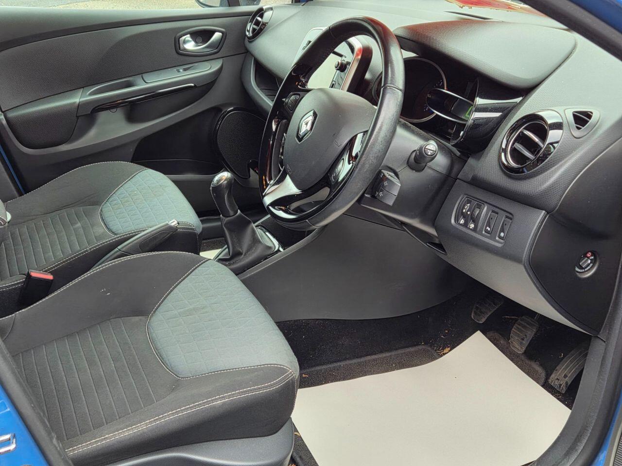 Renault Clio - Image 12