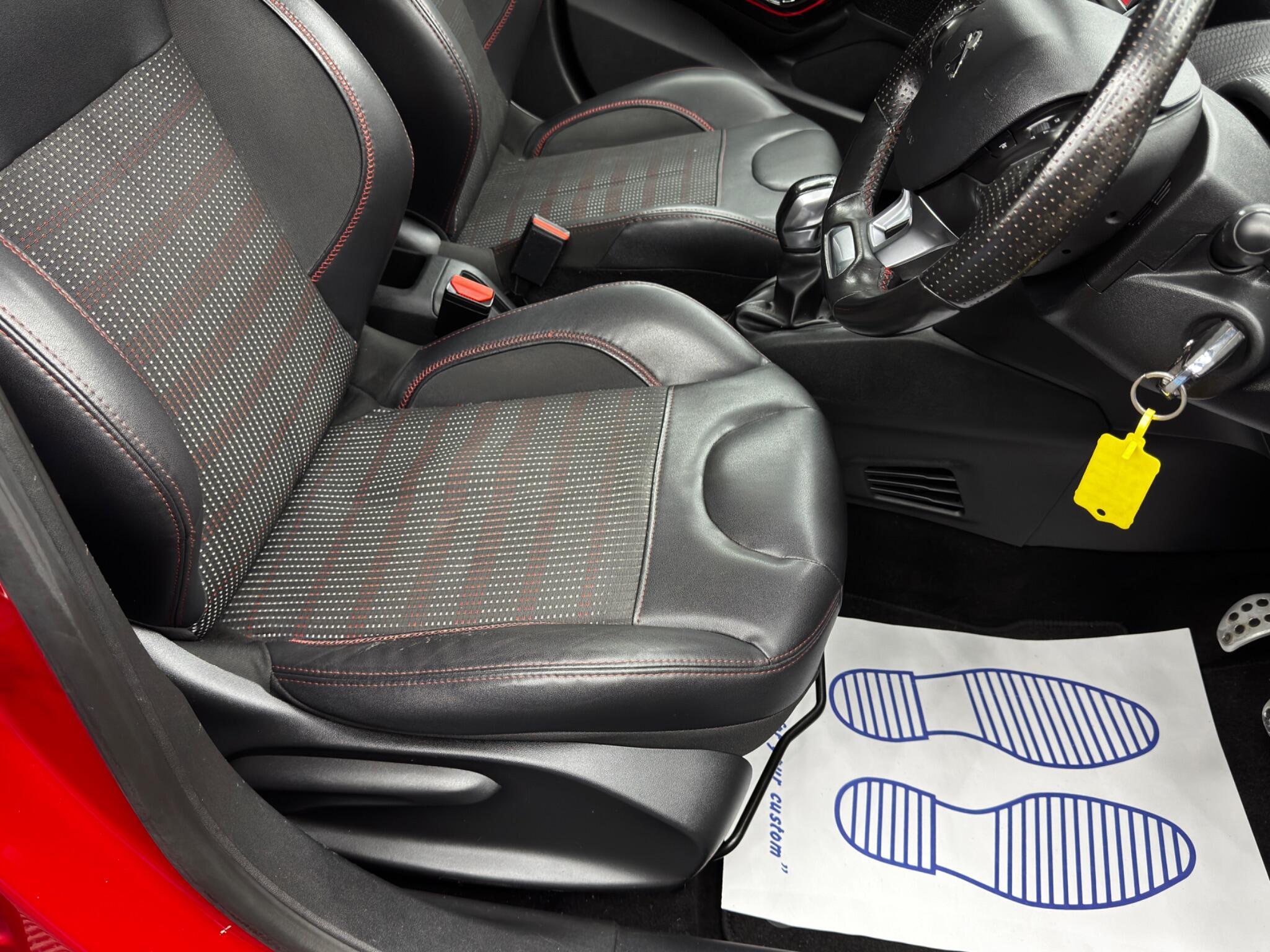 Peugeot 208 - Image 13