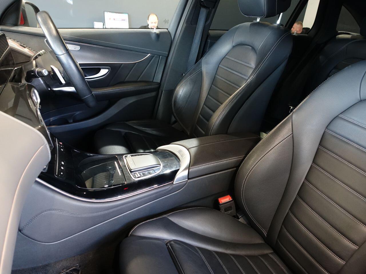 Mercedes Eqc - Image 12