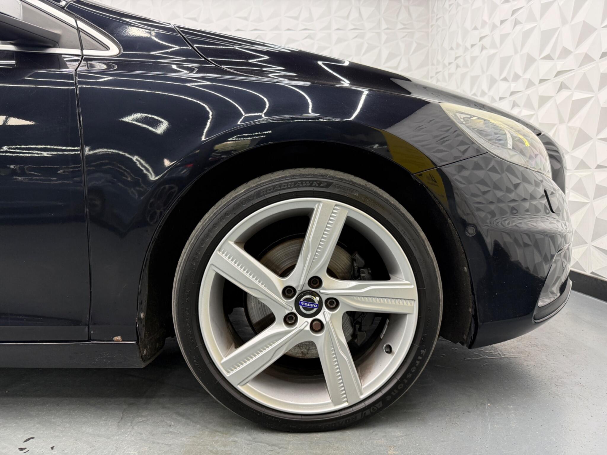 Volvo V40 - Image 16