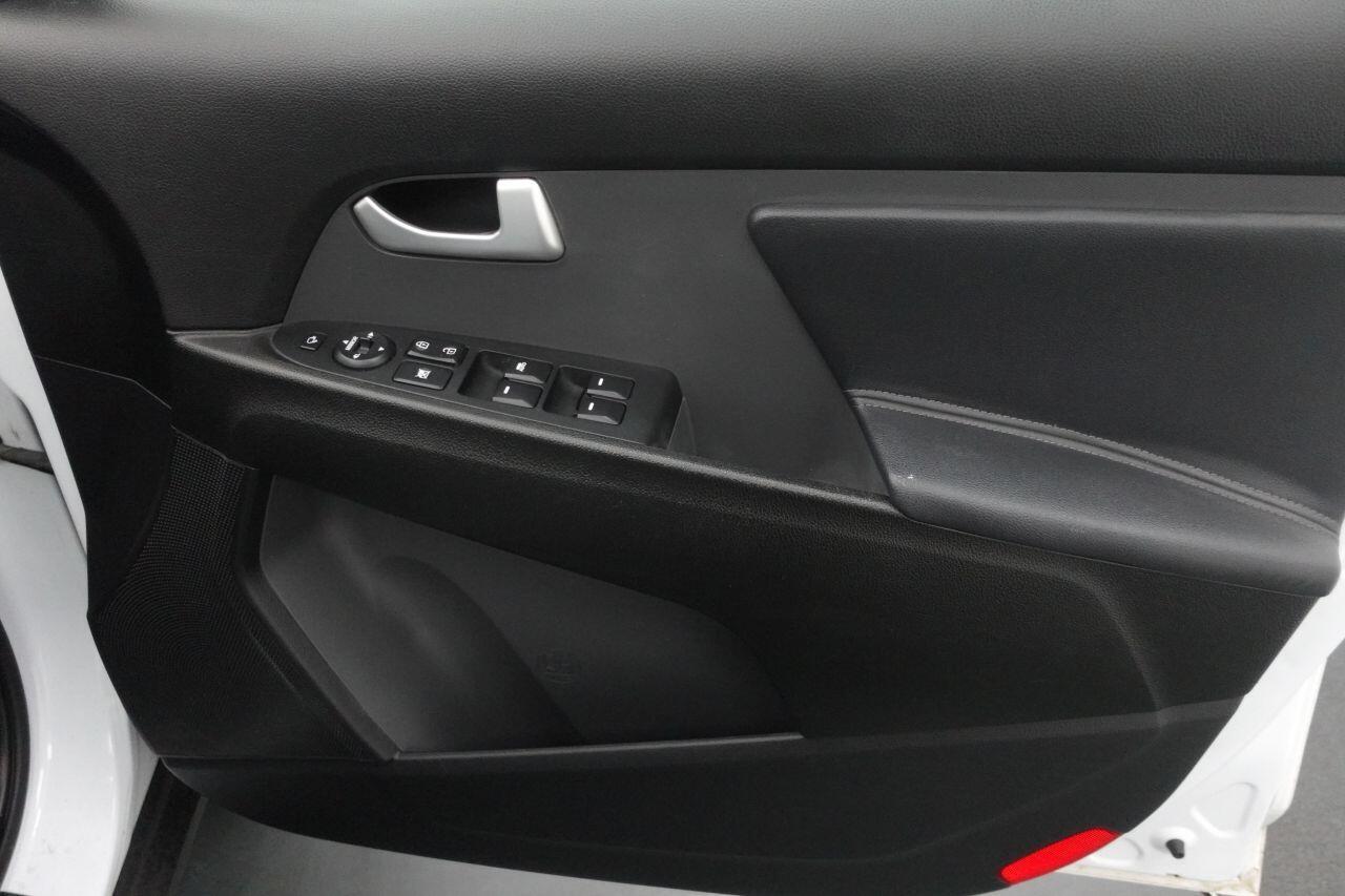 Kia Sportage - Image 17