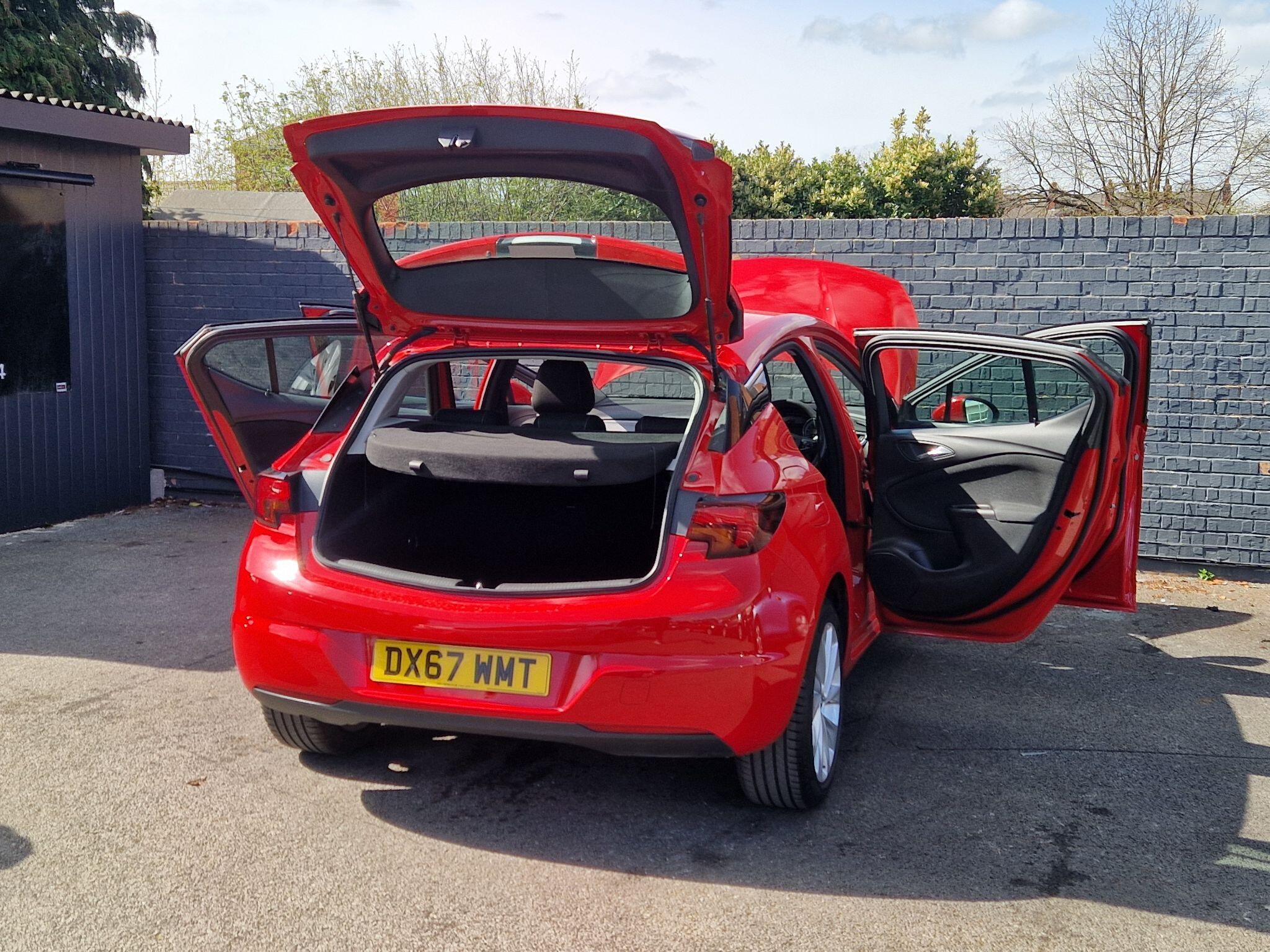 Vauxhall Astra - Image 21