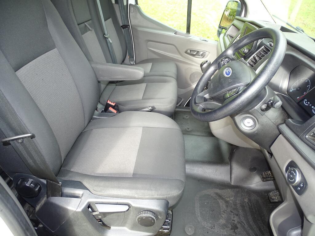 Ford Transit - Image 18