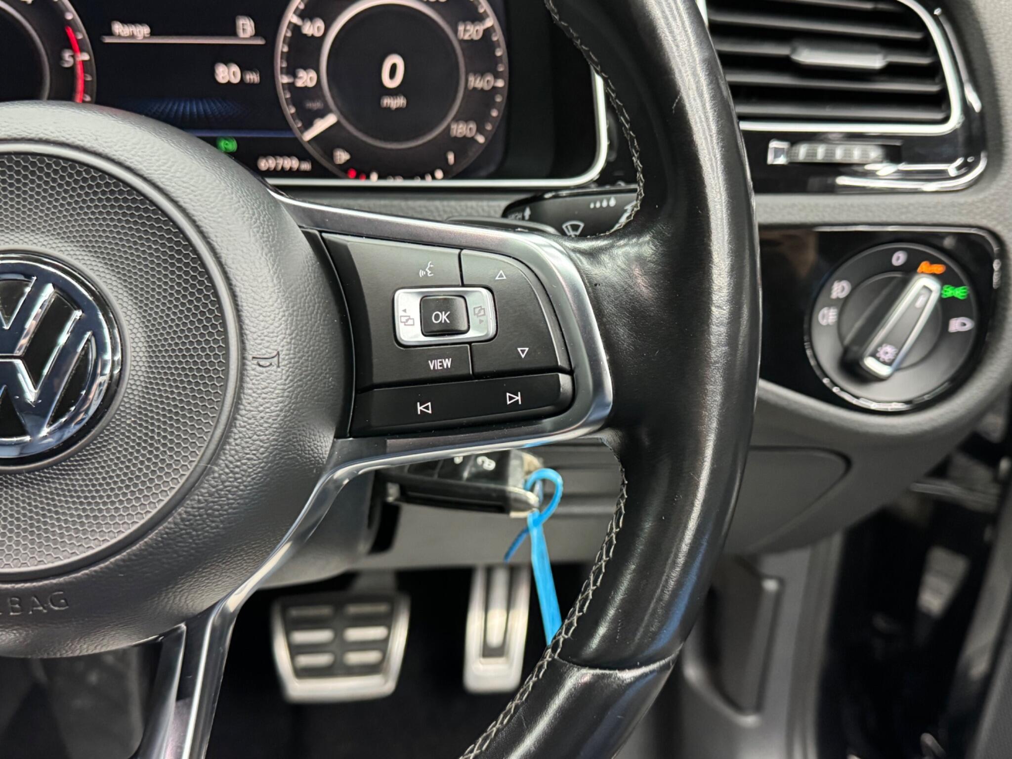 Volkswagen Golf - Image 20