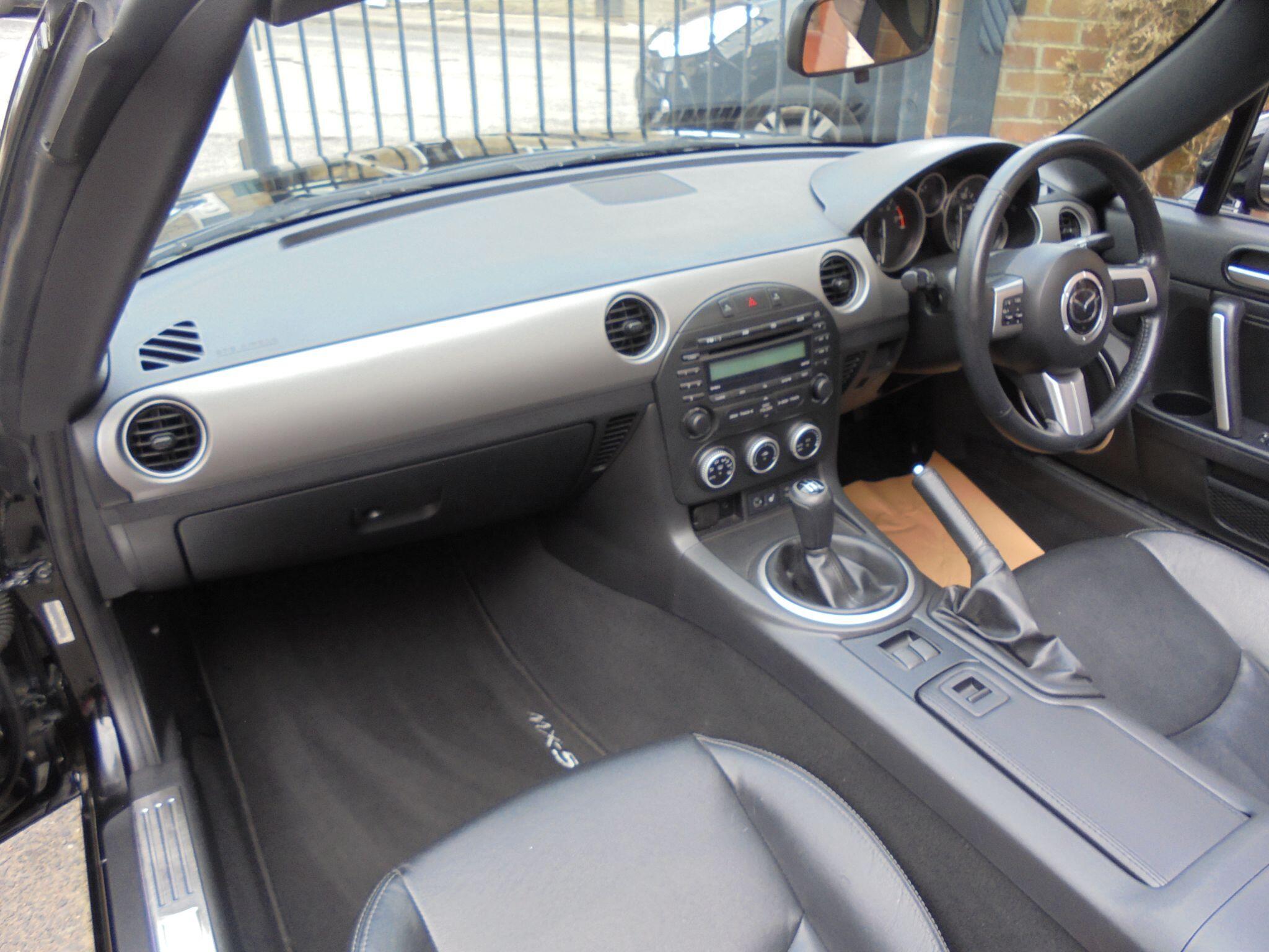 Mazda MX-5 - Image 13