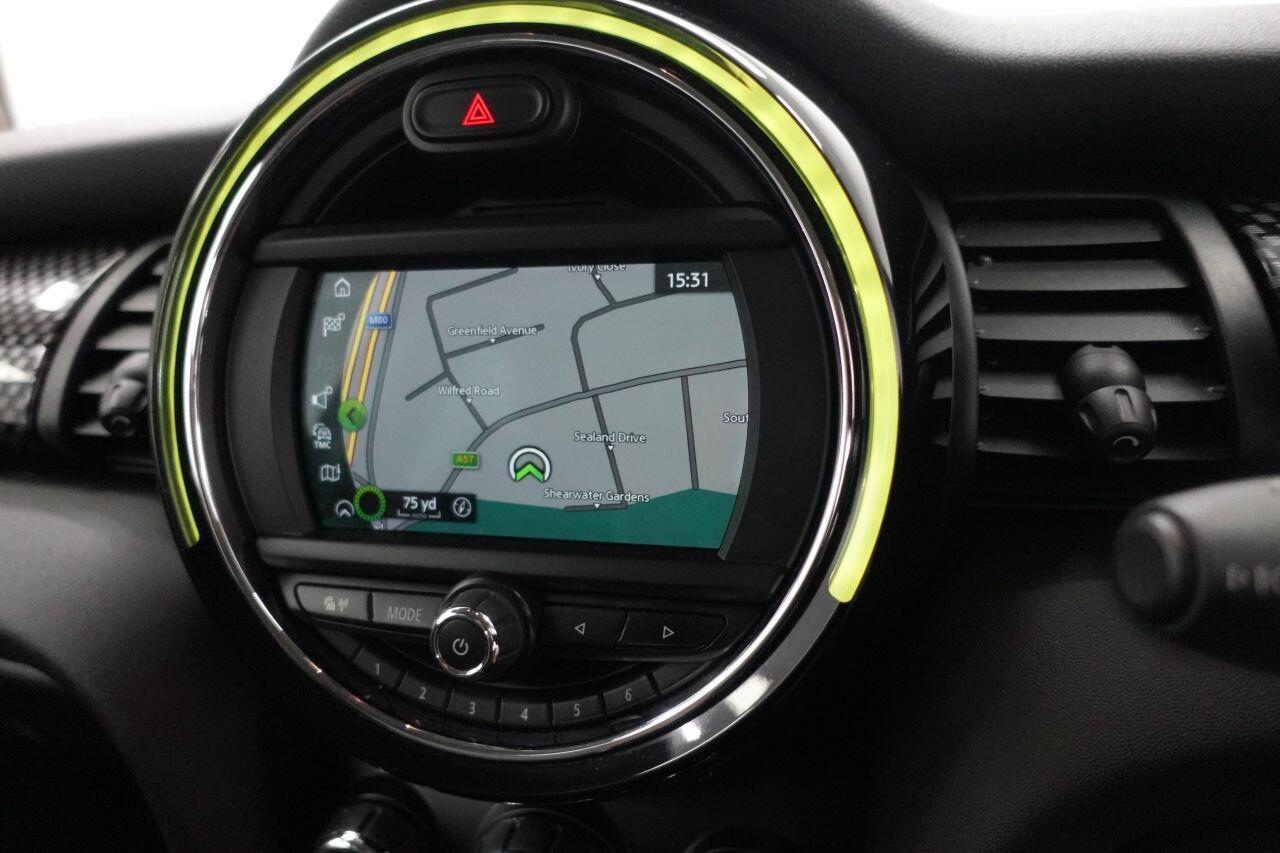 MINI Hatch - Image 2