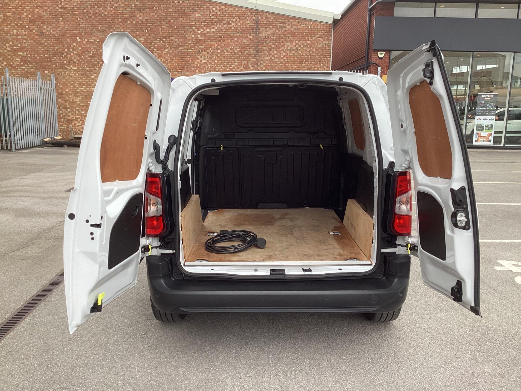 Peugeot e-Partner - Image 12