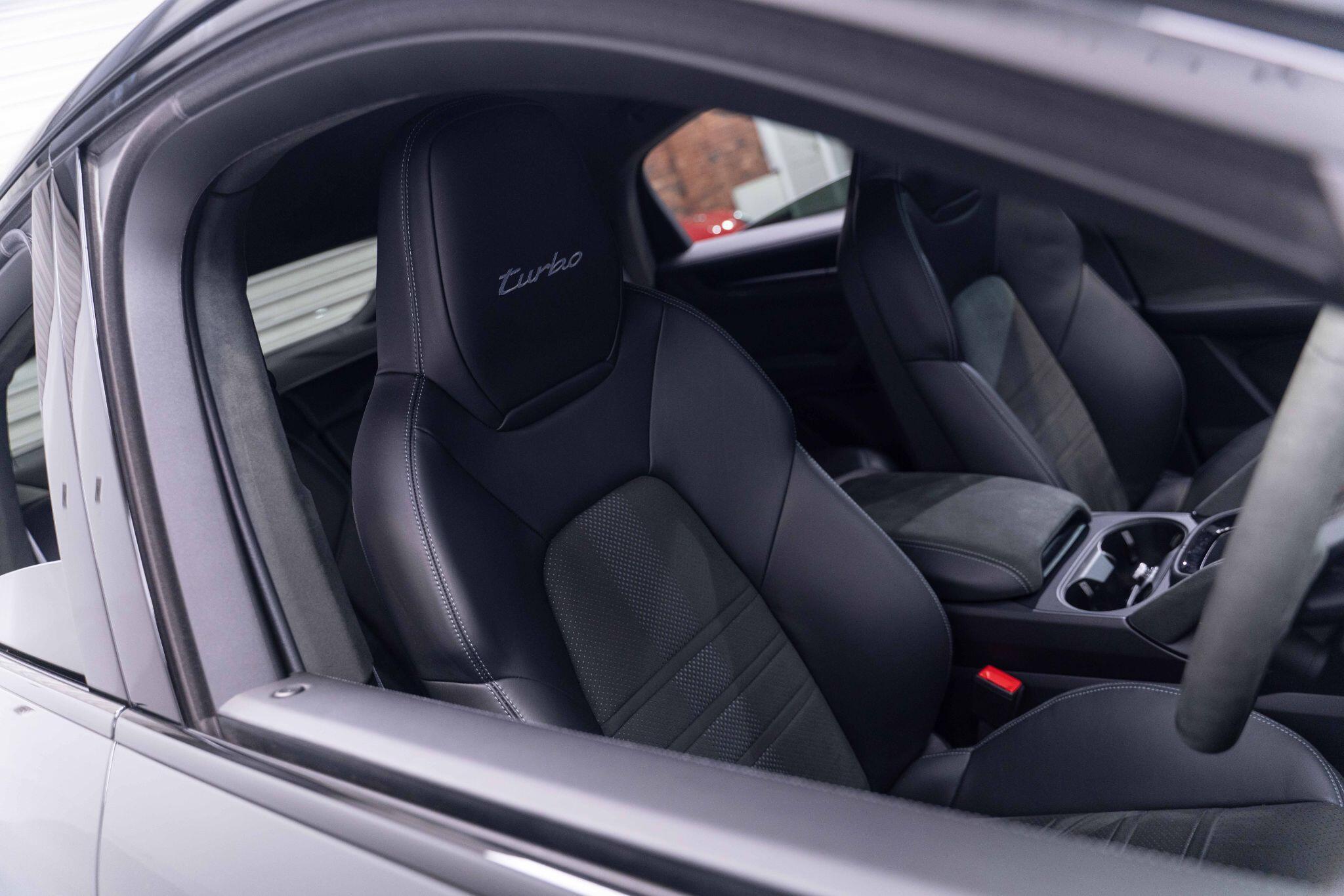 Porsche Cayenne - Image 16