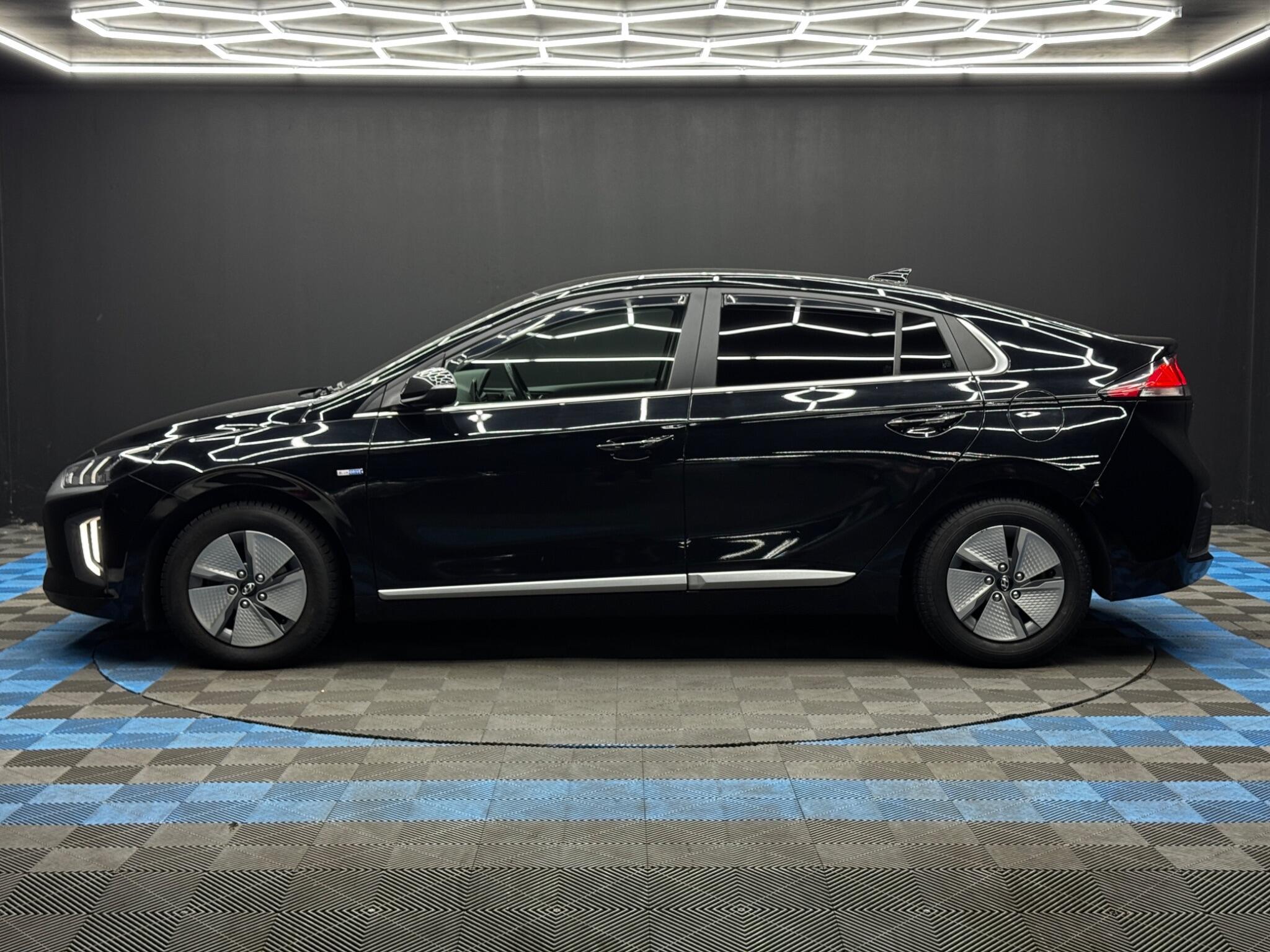 Hyundai Ioniq - Image 8